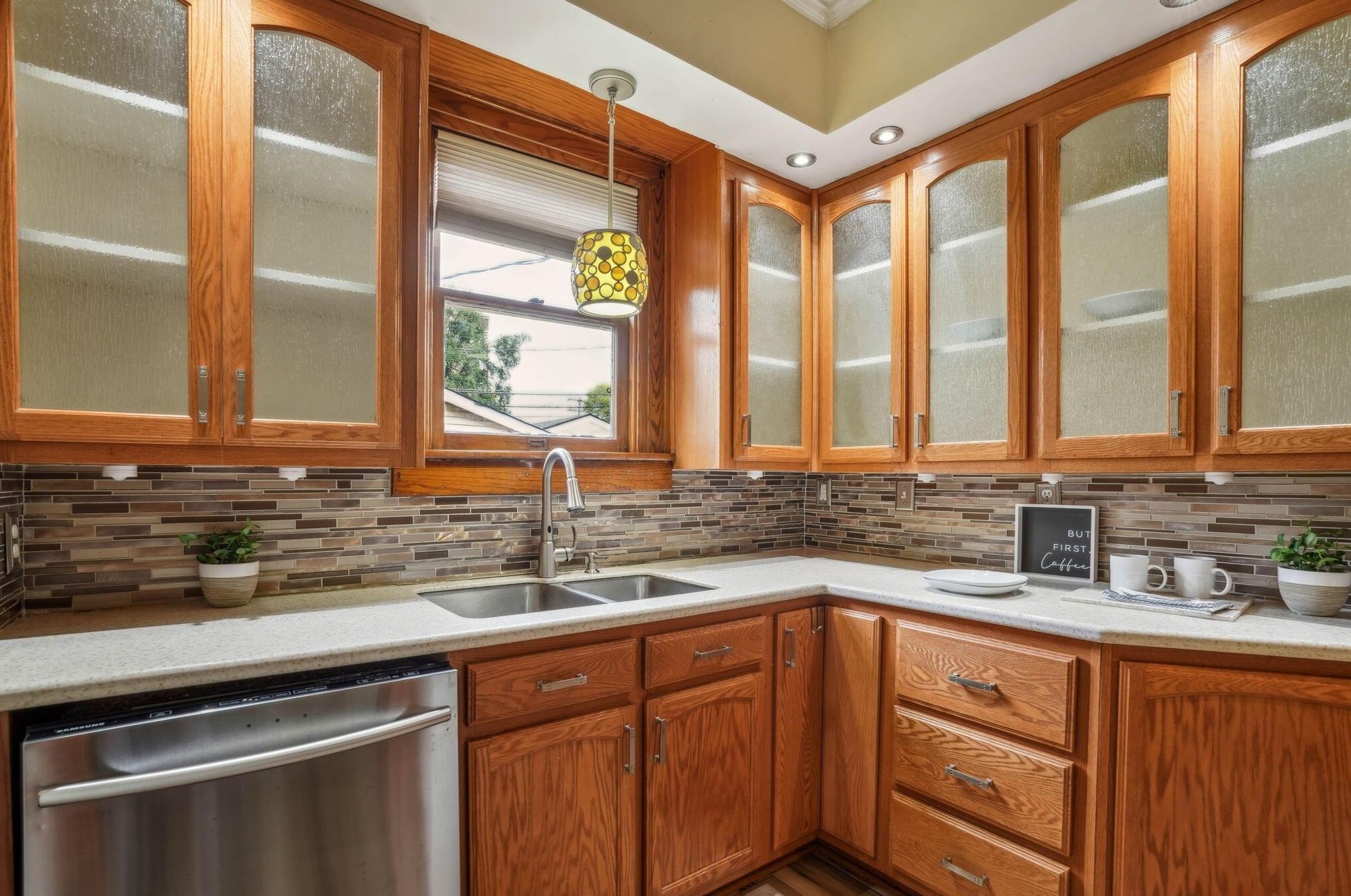 1430 Madison Ave, Columbus OH 43205-1536 exterior