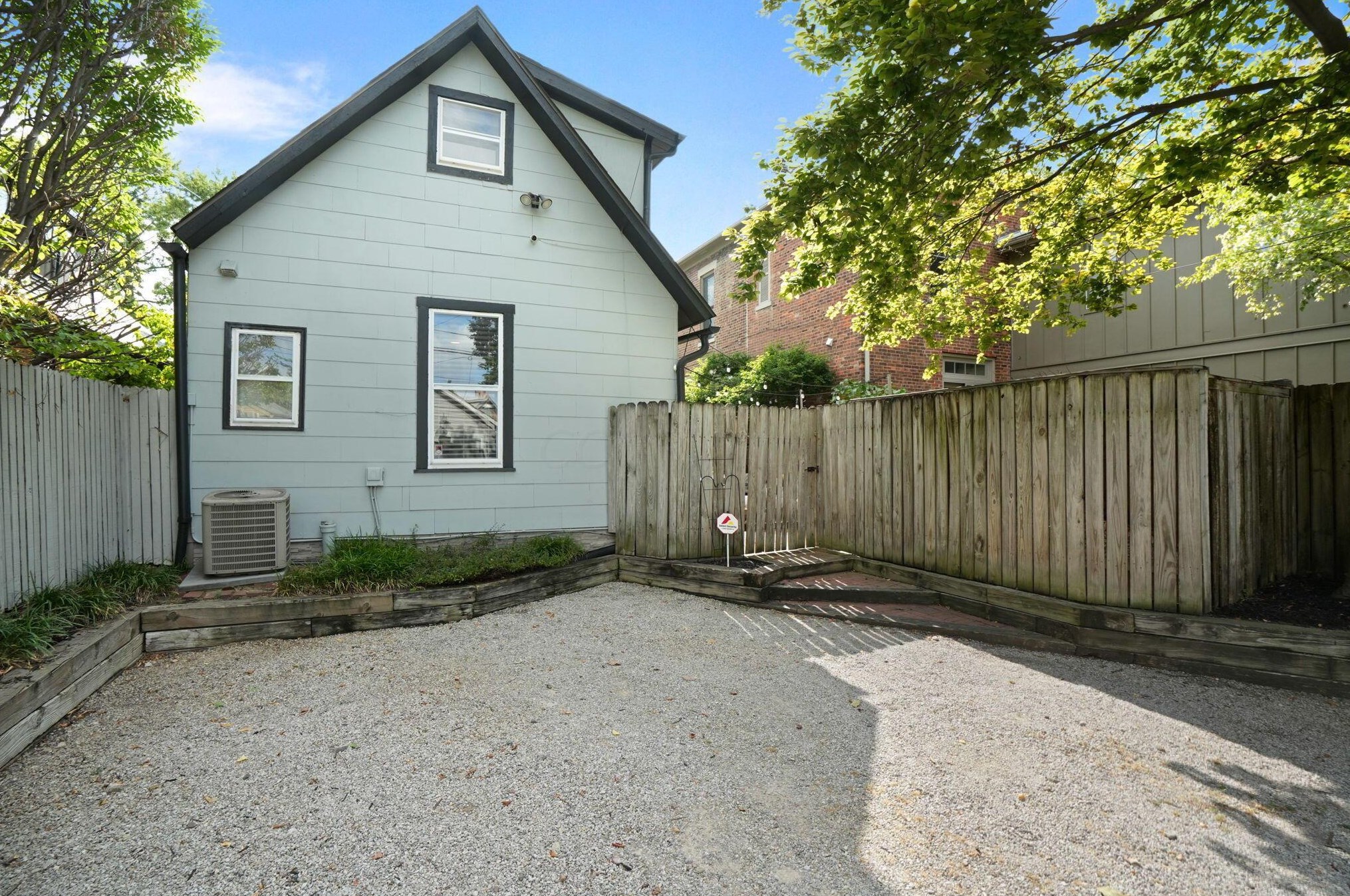 637 5th St, Columbus OH  43206-1268 exterior