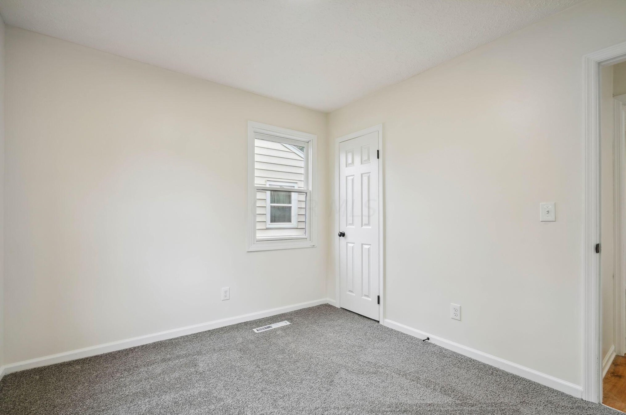 1008 Strimple Ave, Columbus OH 43229-5047 exterior