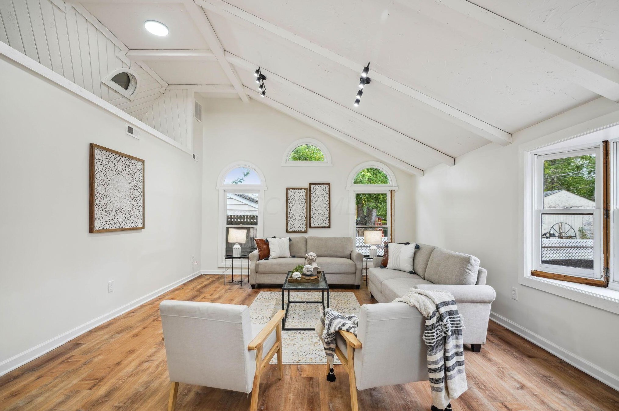 1008 Strimple Ave, Columbus OH 43229-5047 exterior