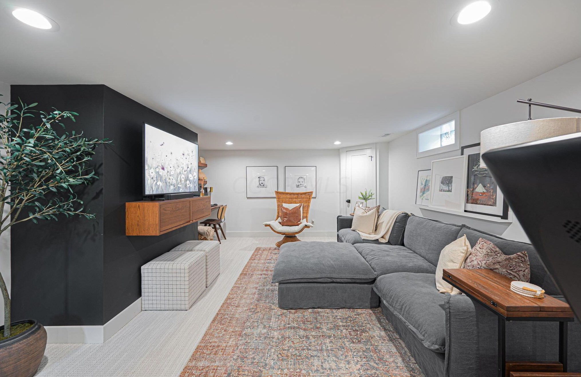 221 Roosevelt Ave, Columbus OH 43209-1160 exterior