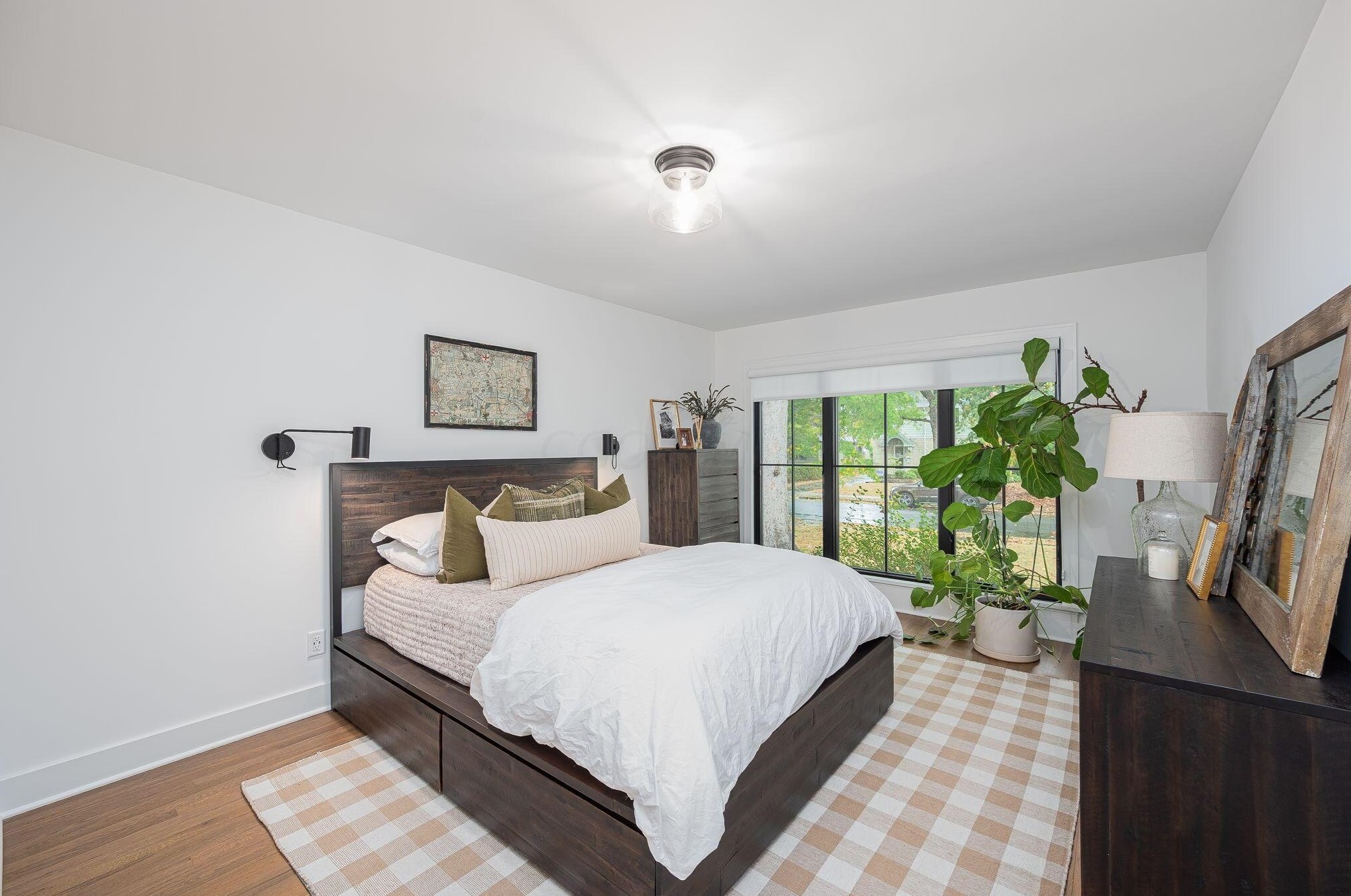 221 Roosevelt Ave, Columbus OH 43209-1160 exterior