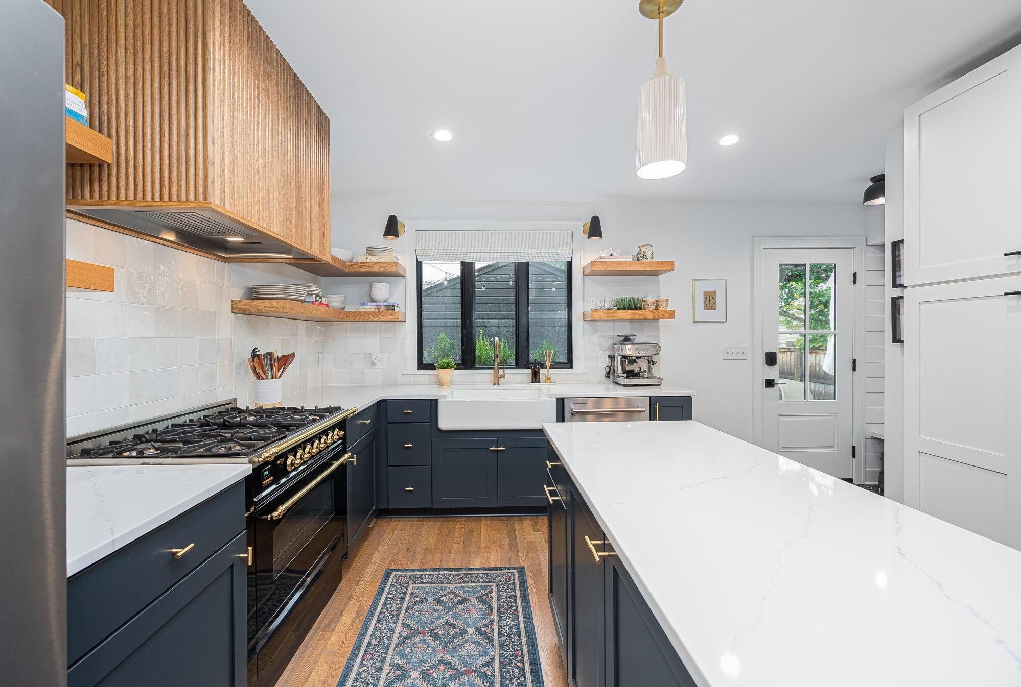 221 Roosevelt Ave, Columbus OH 43209-1160 exterior