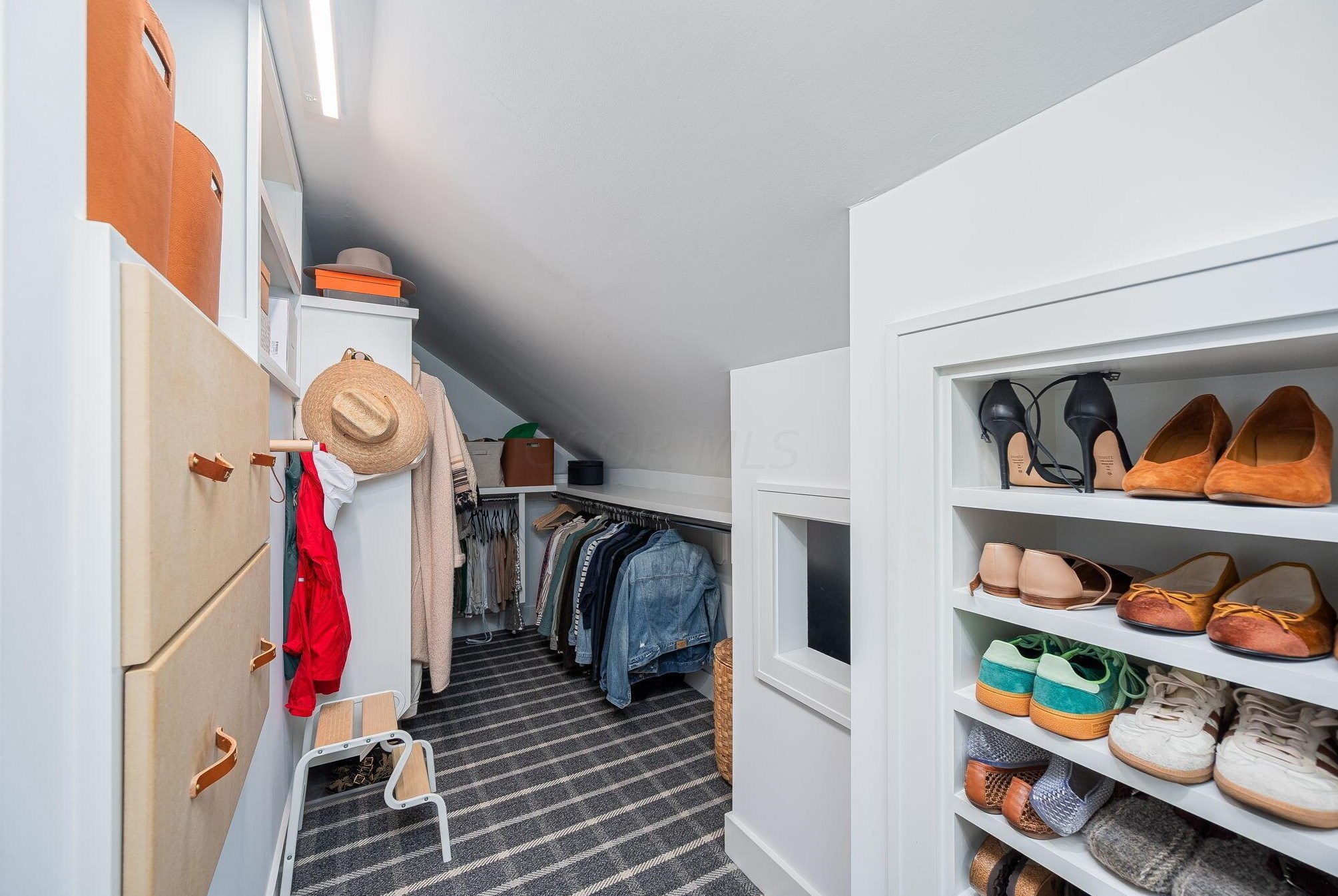 221 Roosevelt Ave, Columbus OH 43209-1160 exterior