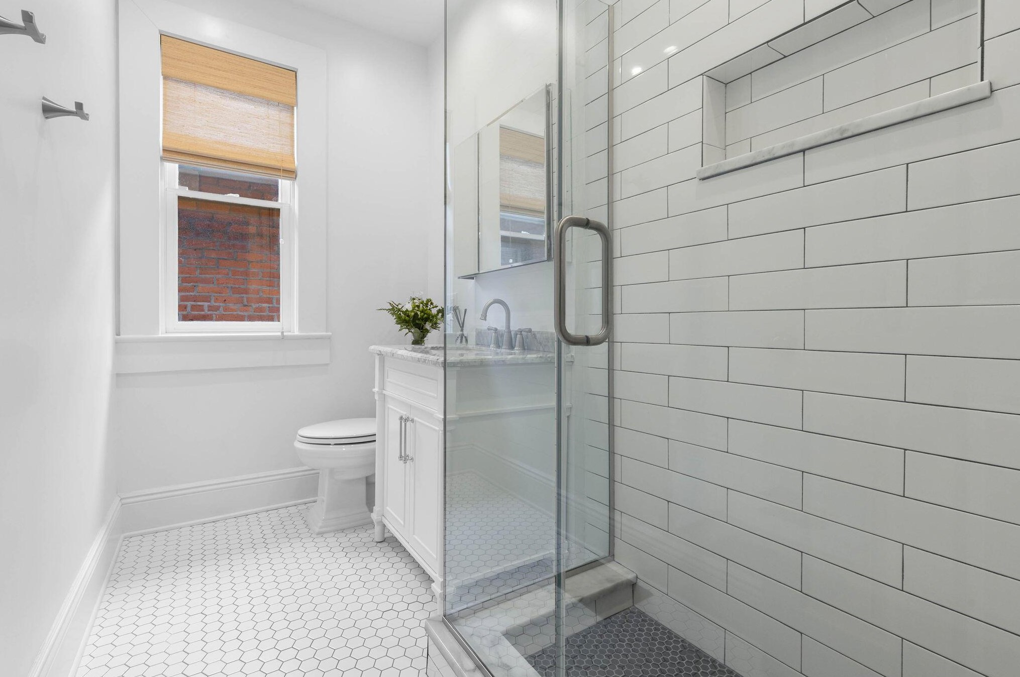 559 6 St, Columbus OH 43207-2409 exterior