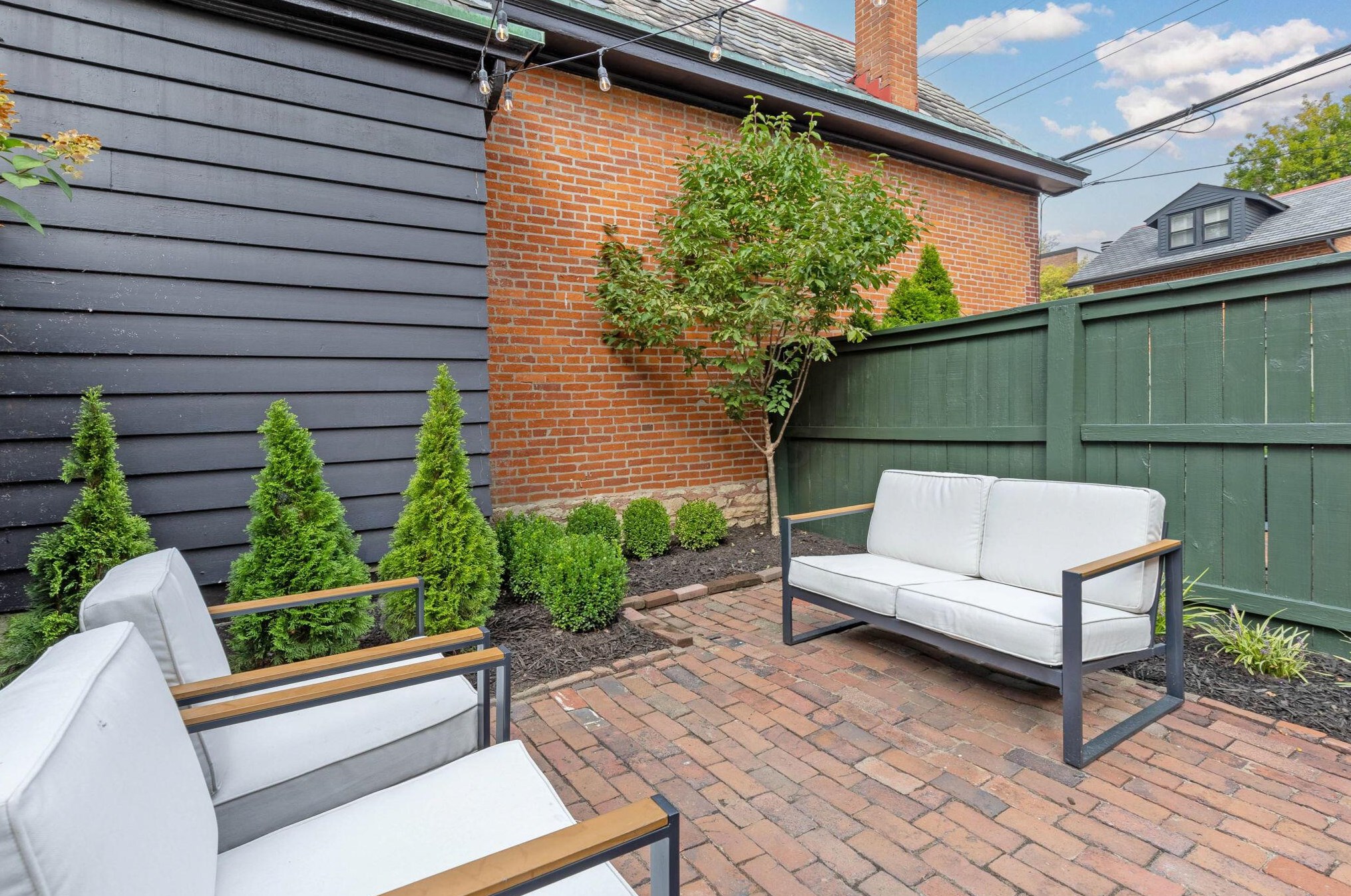 559 6 St, Columbus OH 43207-2409 exterior