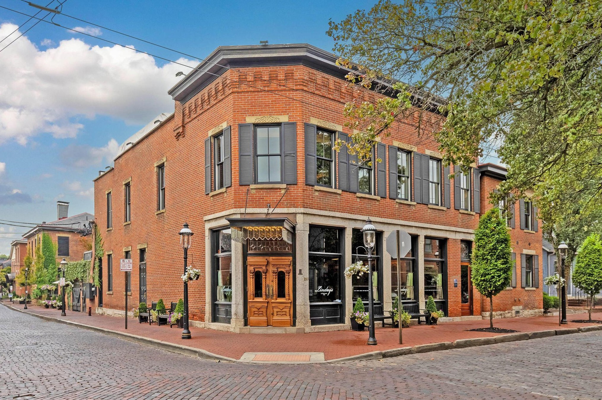 559 6 St, Columbus OH 43207-2409 exterior