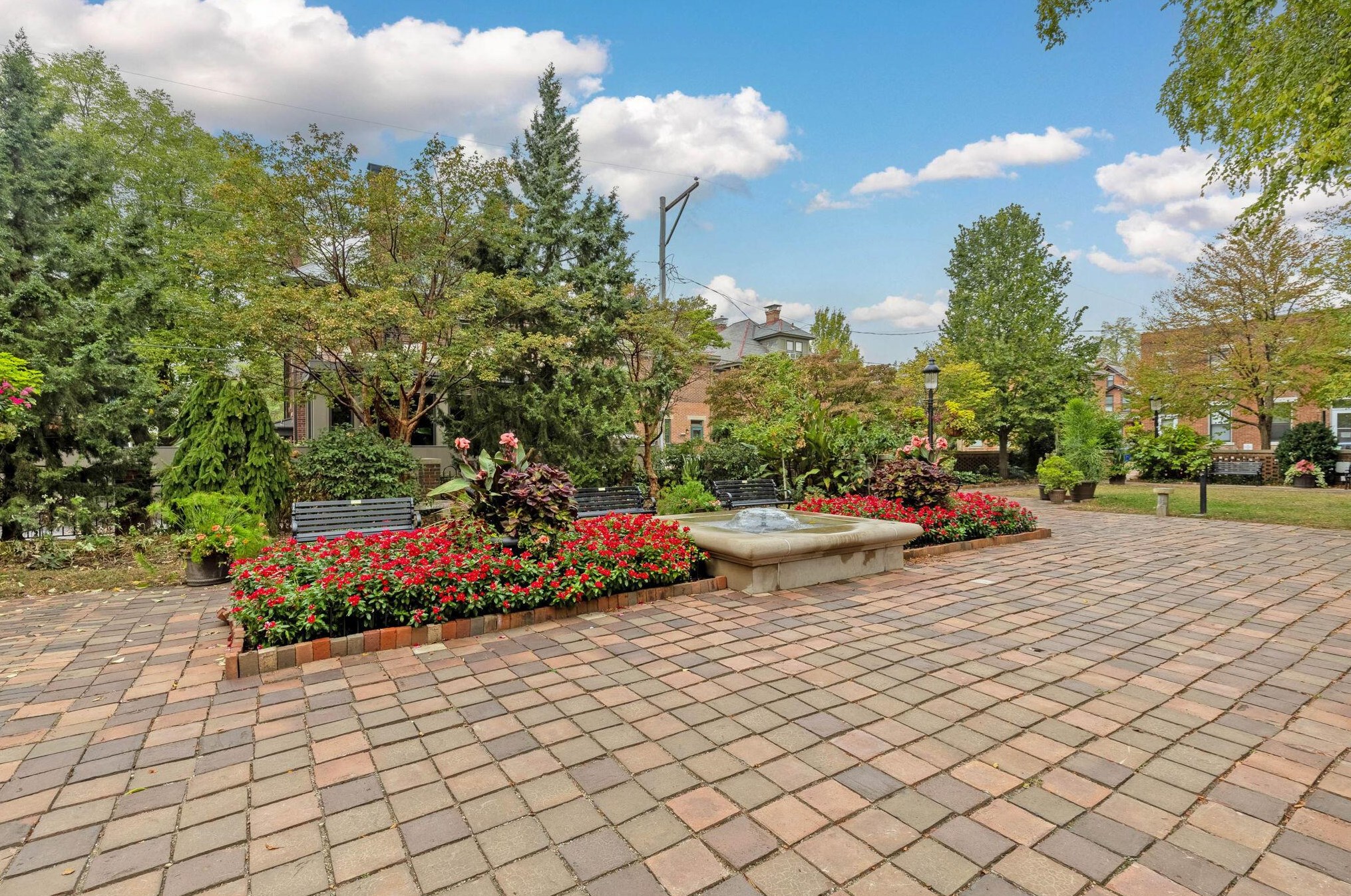 559 6 St, Columbus OH 43207-2409 exterior