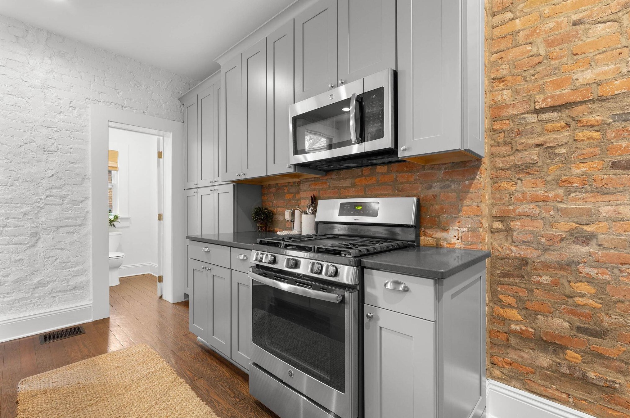 559 6 St, Columbus OH 43207-2409 exterior