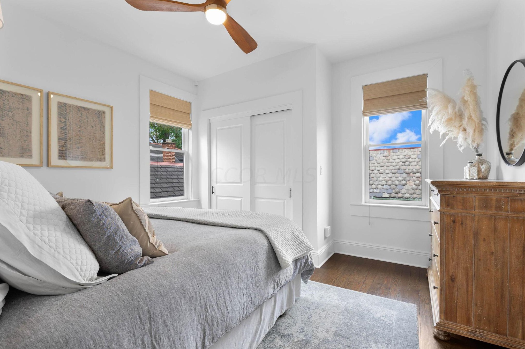 559 6 St, Columbus OH 43207-2409 exterior