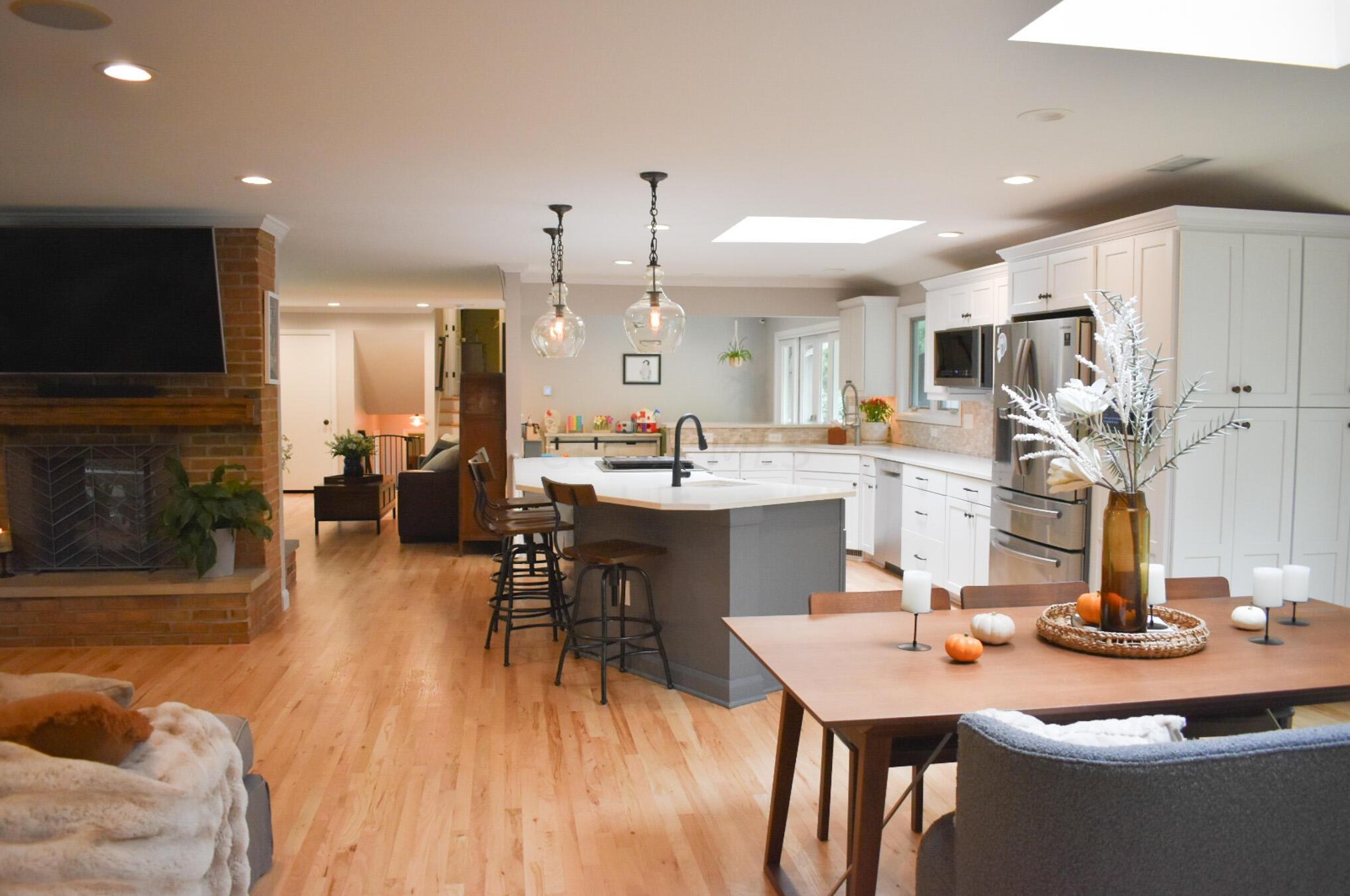 1411 Zollinger Rd, Columbus OH 43221-2944 exterior