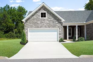 6052 Naughten Pond Dr, Columbus, OH 43213 - Photo 1