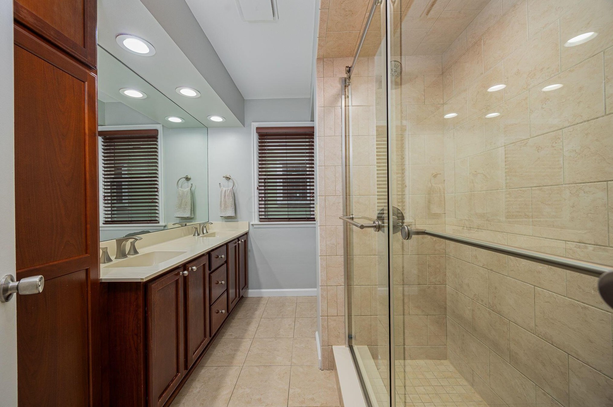 204 Remington Rd, Columbus OH 43209-2461 exterior