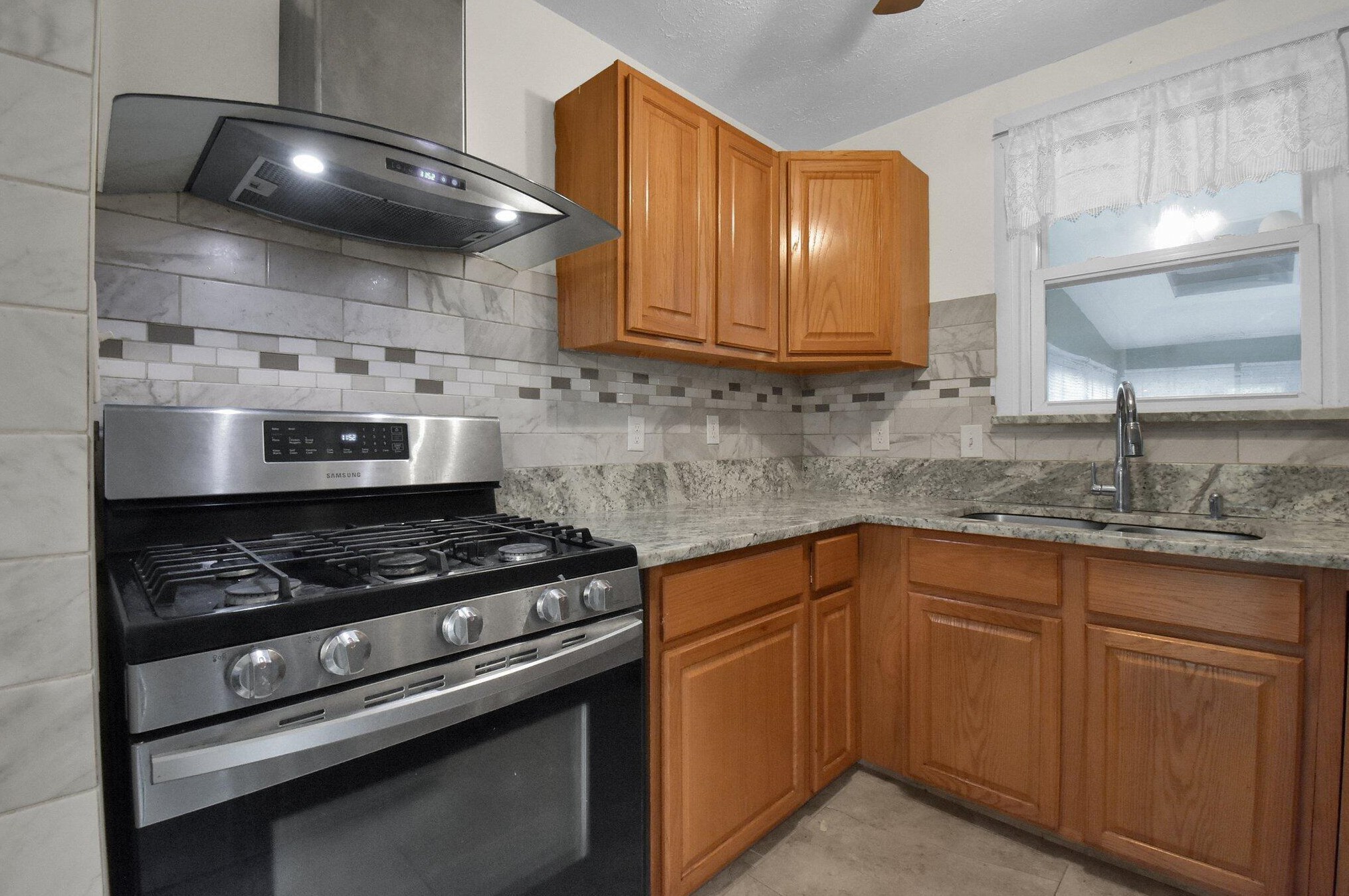 1454 Lockbourne Rd, Columbus OH 43206-3736 exterior