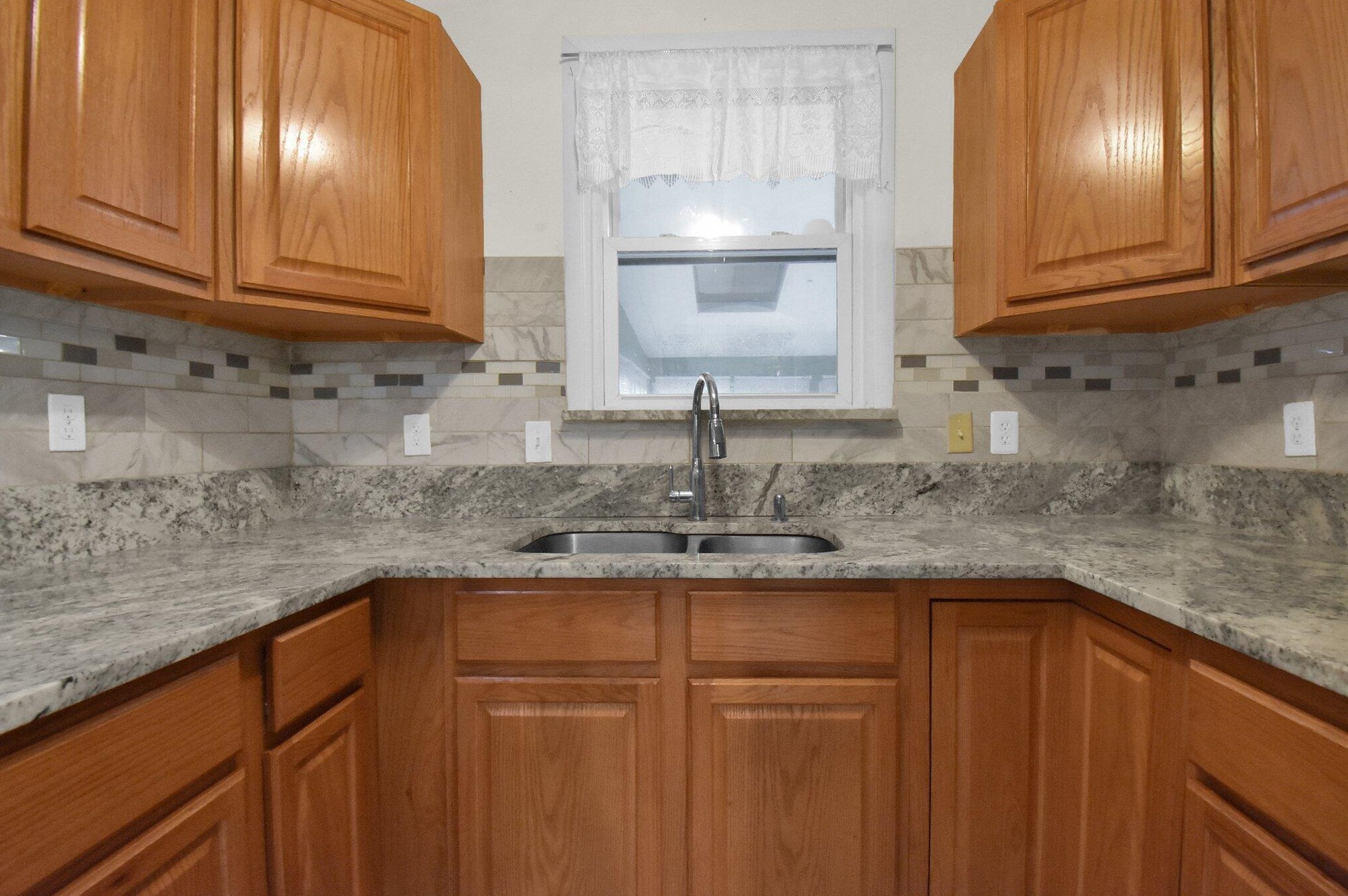 1454 Lockbourne Rd, Columbus OH 43206-3736 exterior