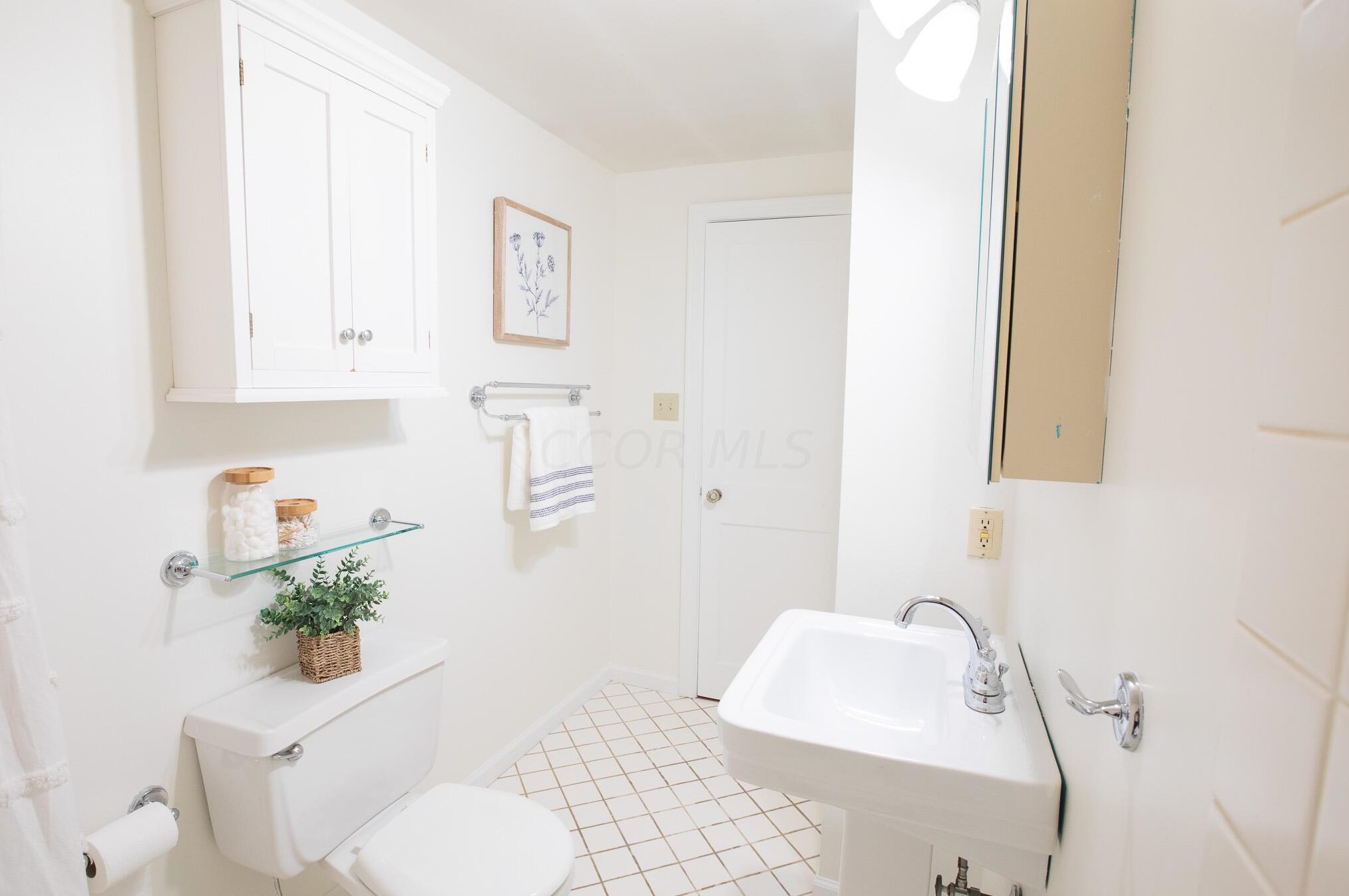 38 Roosevelt Ave, Columbus OH 43209-1160 exterior