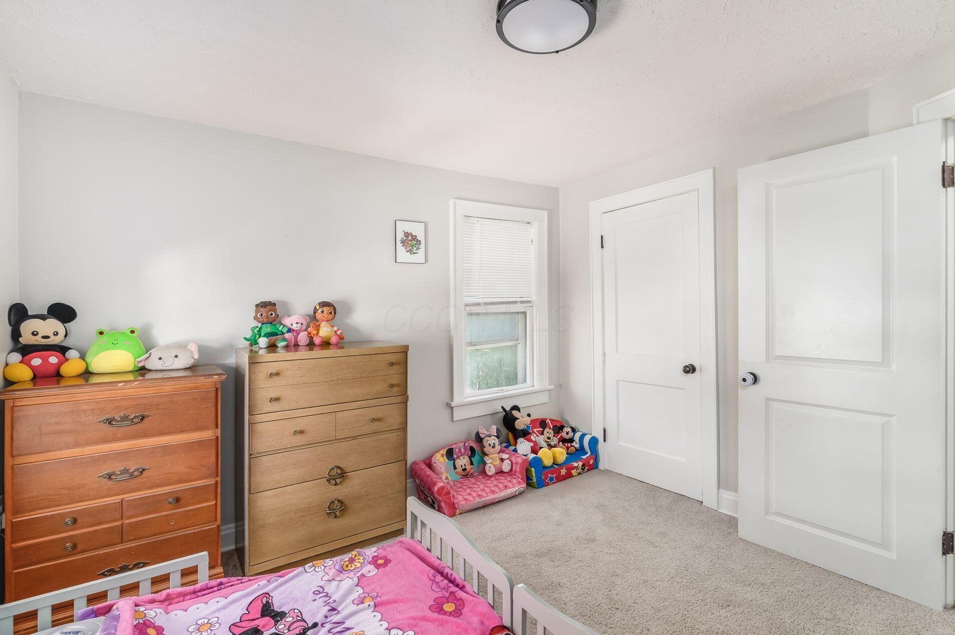 1586 Briarwood Ave, Columbus OH 43211-1502 exterior