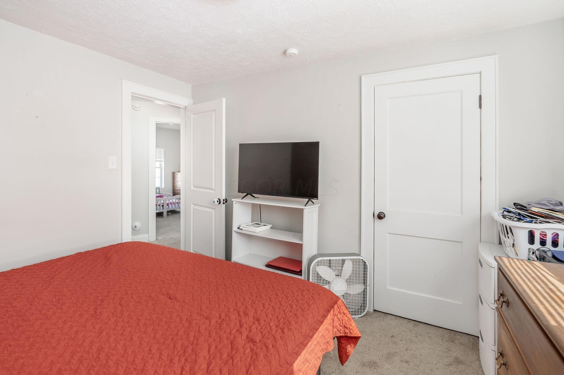 1586 Briarwood Ave, Columbus OH 43211-1502 exterior