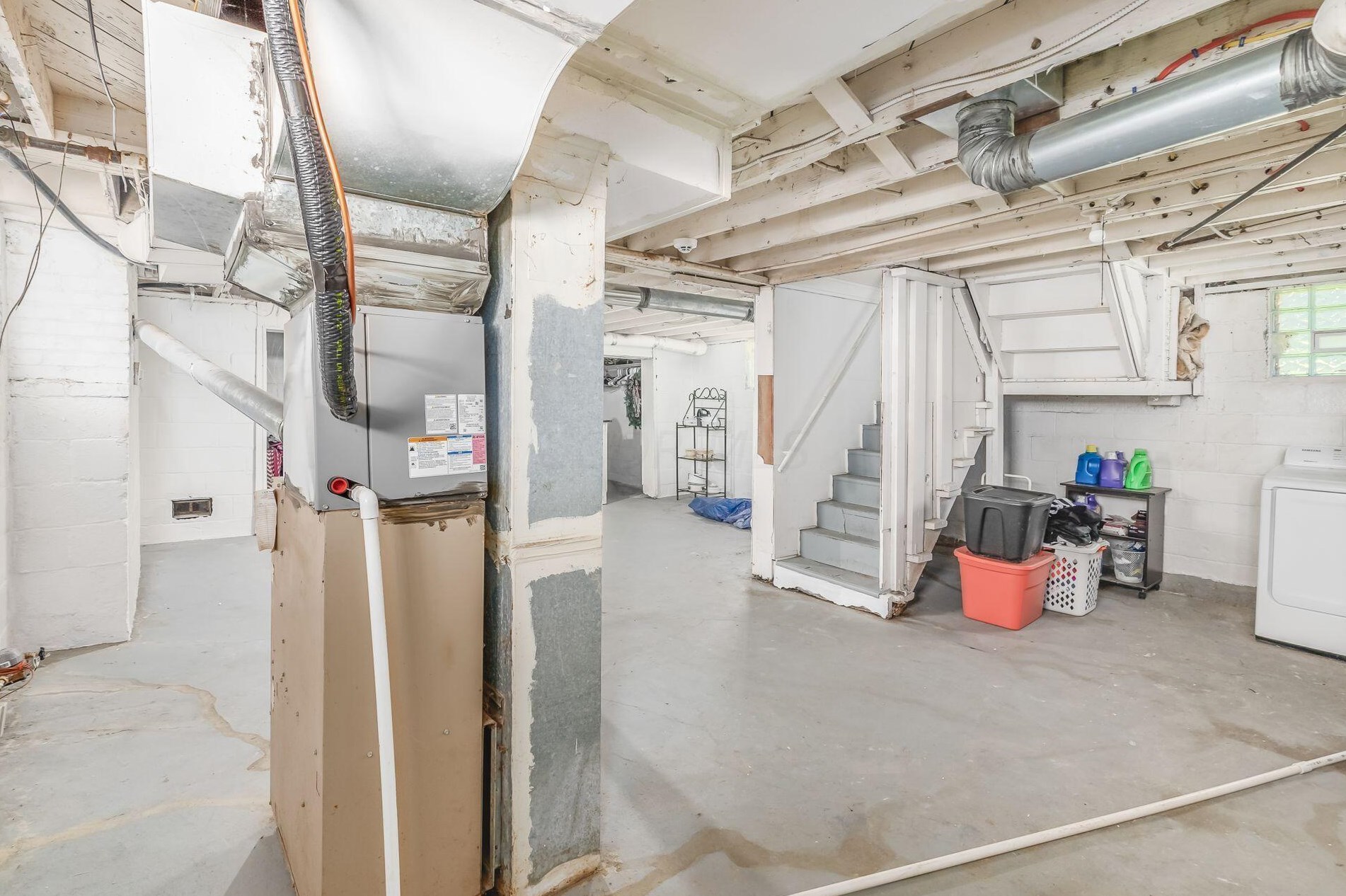 1586 Briarwood Ave, Columbus OH 43211-1502 exterior