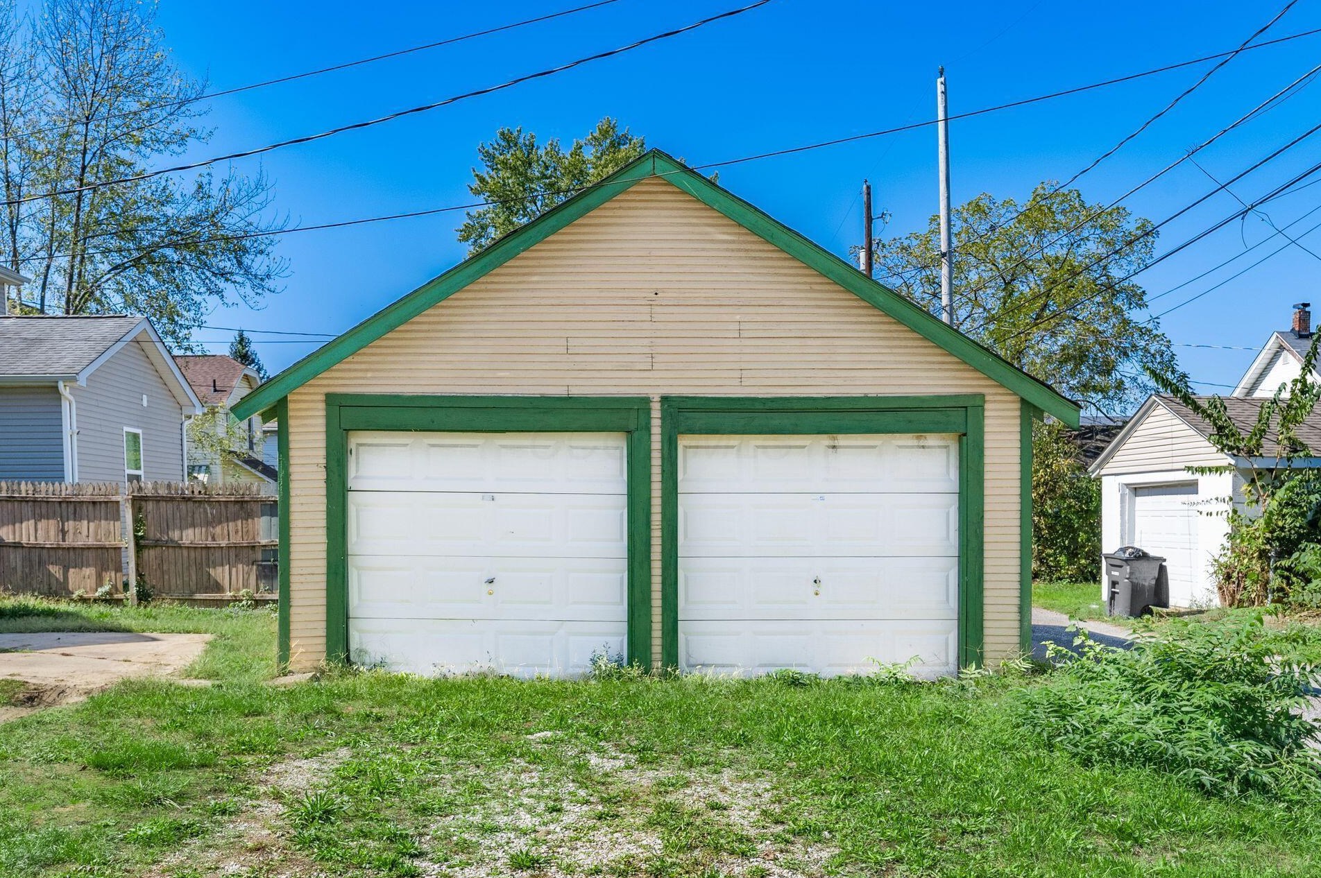 1586 Briarwood Ave, Columbus OH 43211-1502 exterior