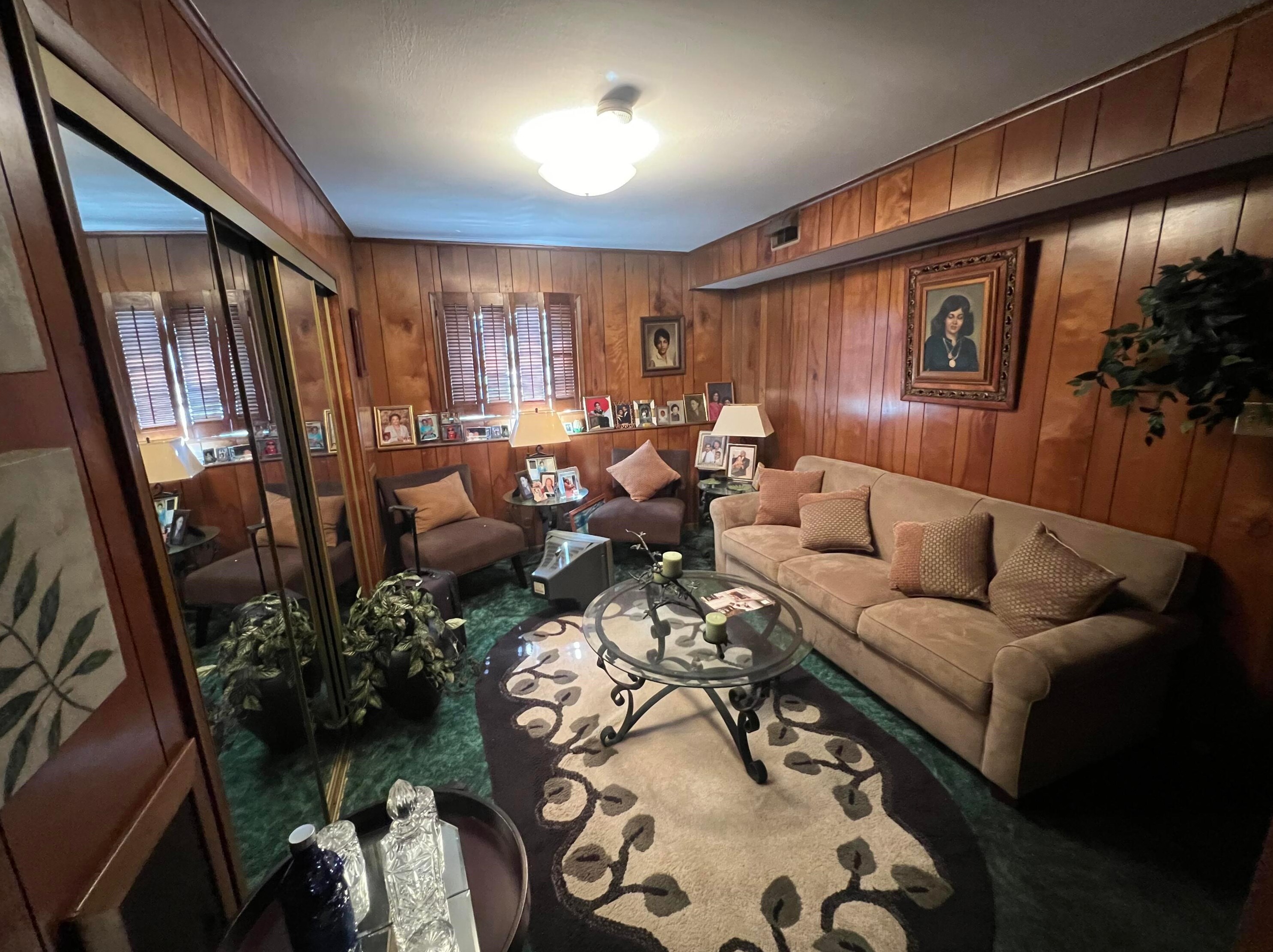 4872 Livingston Ave, Columbus OH 43205-2653 exterior