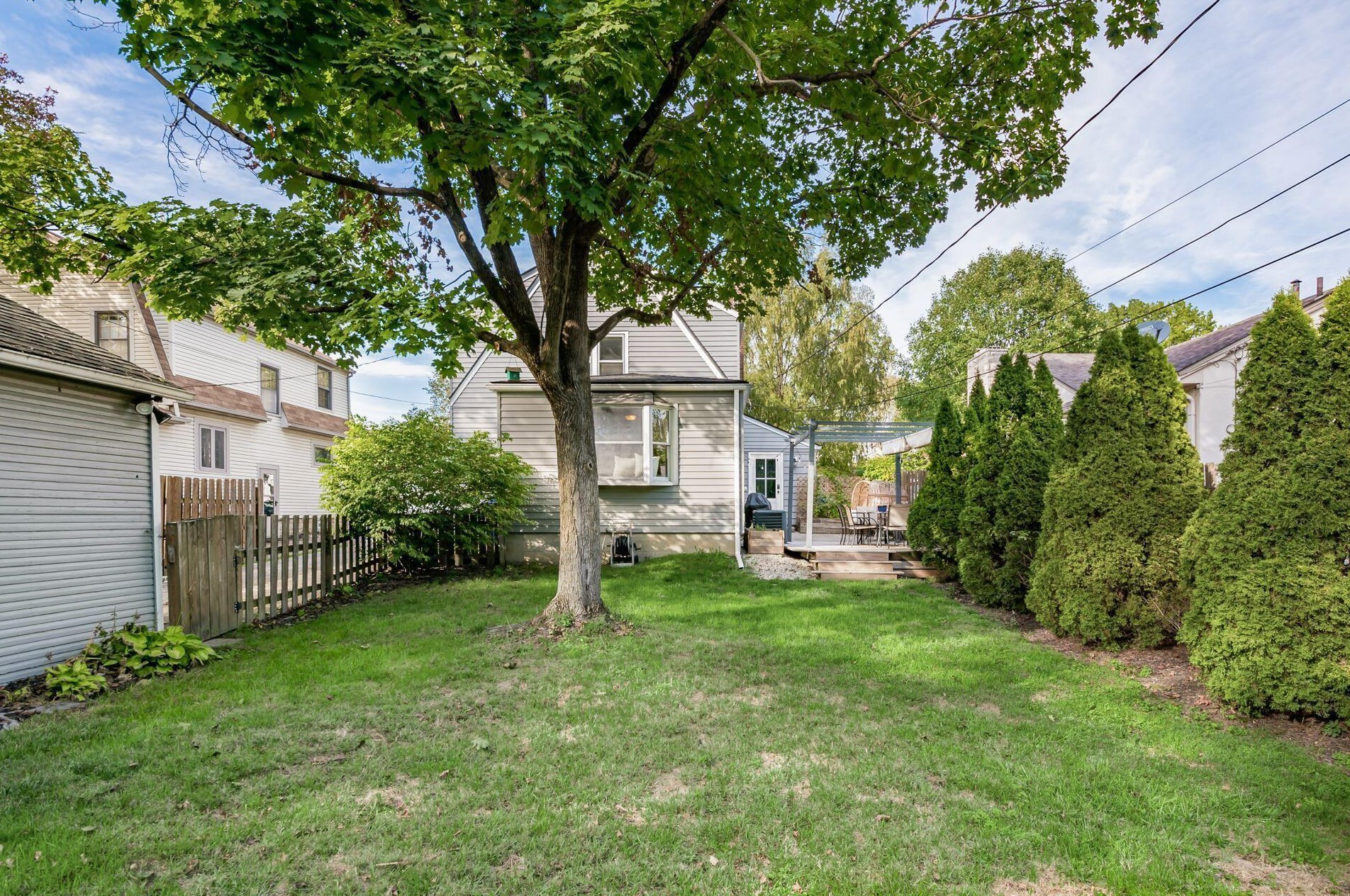 233 Richards Rd, Columbus OH 43214-3738 exterior