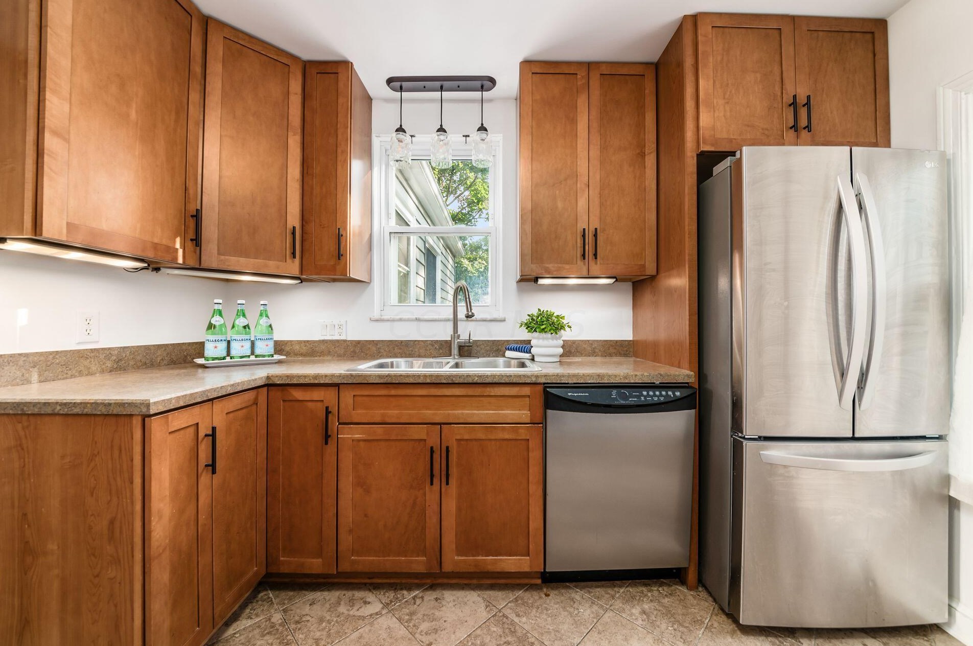 233 Richards Rd, Columbus OH 43214-3738 exterior