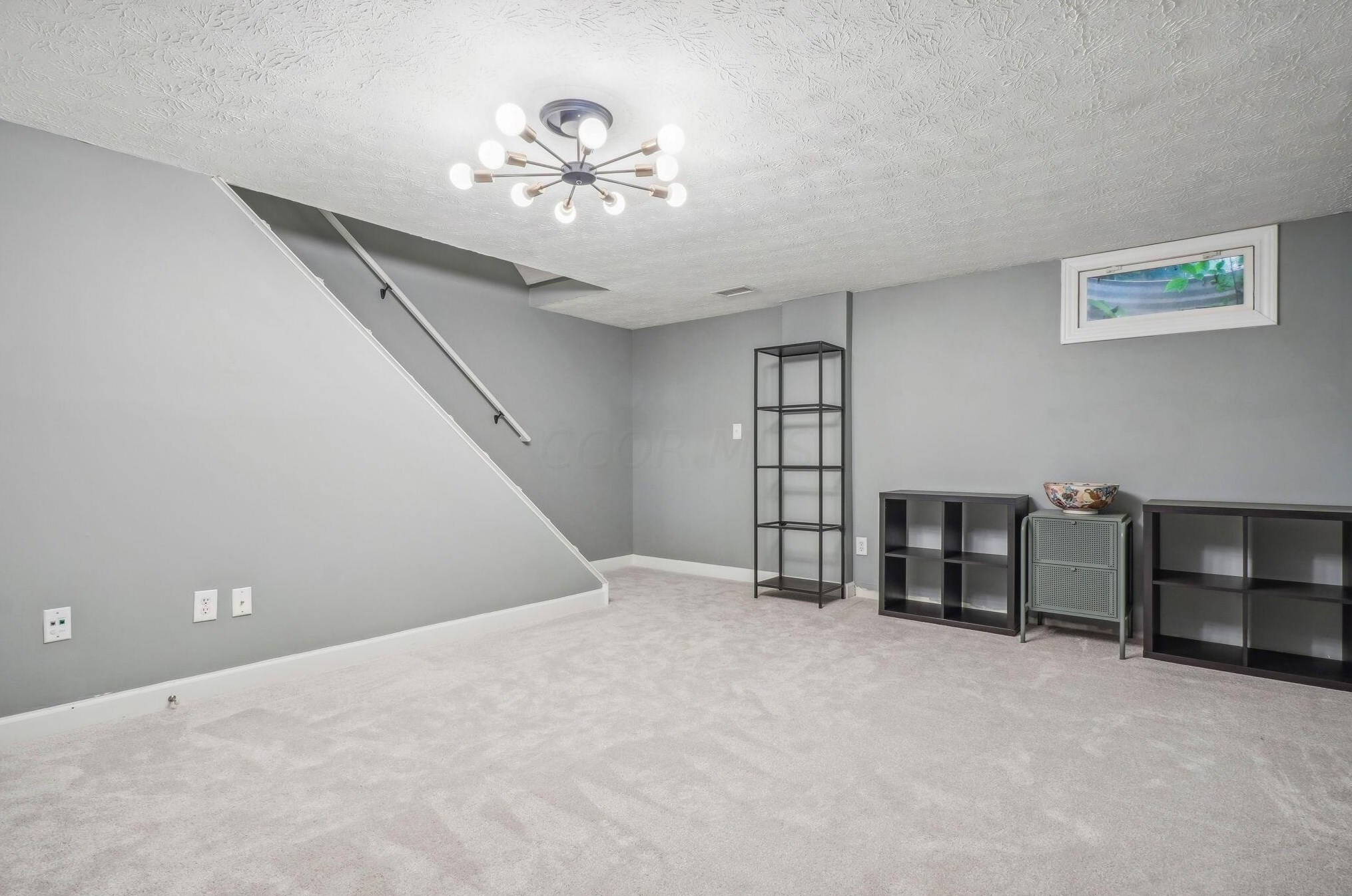 1227 Weybridge Rd, Columbus OH 43220-8102 exterior