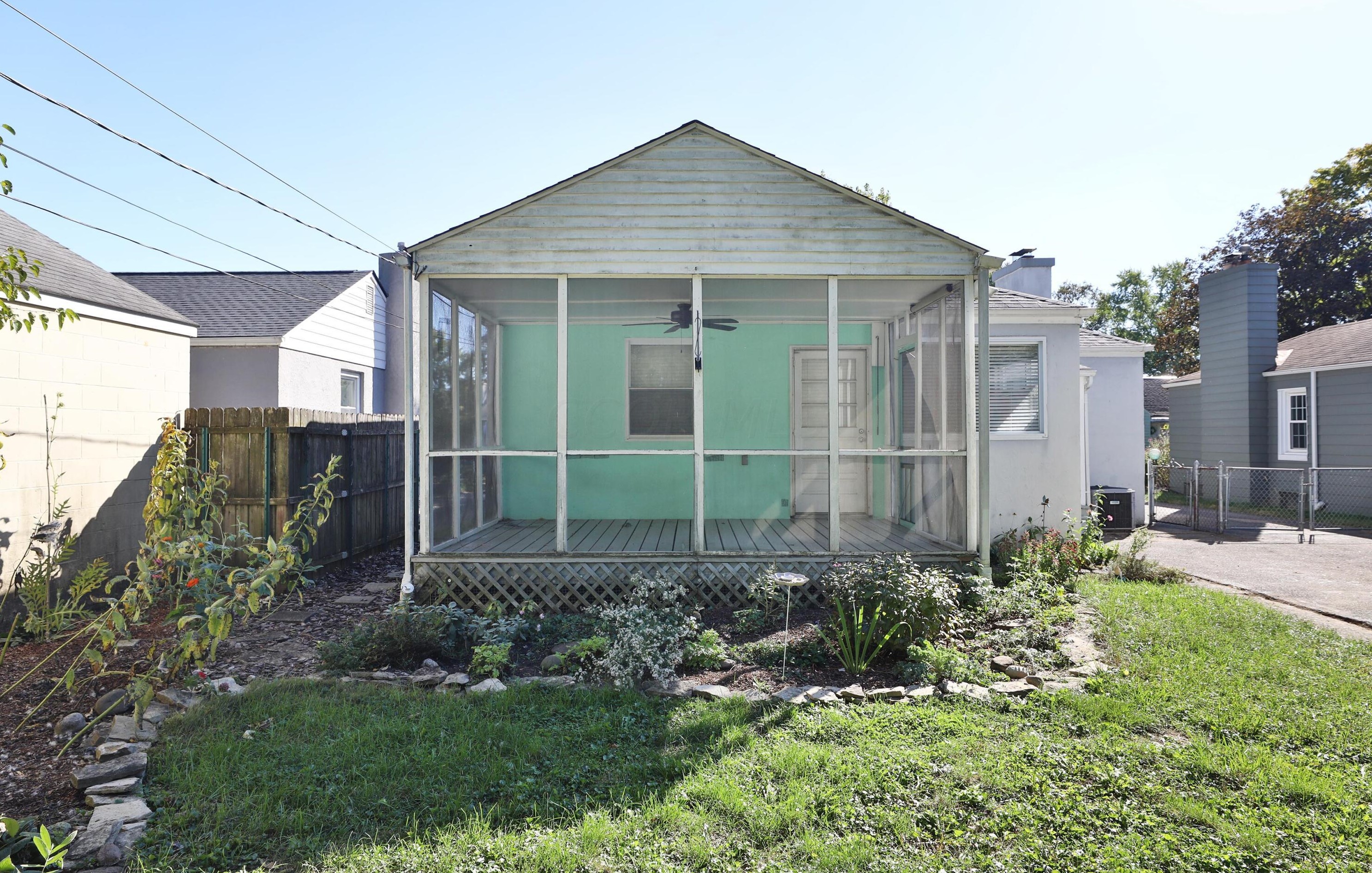 350 Weisheimer Rd, Columbus OH 43214-2150 exterior