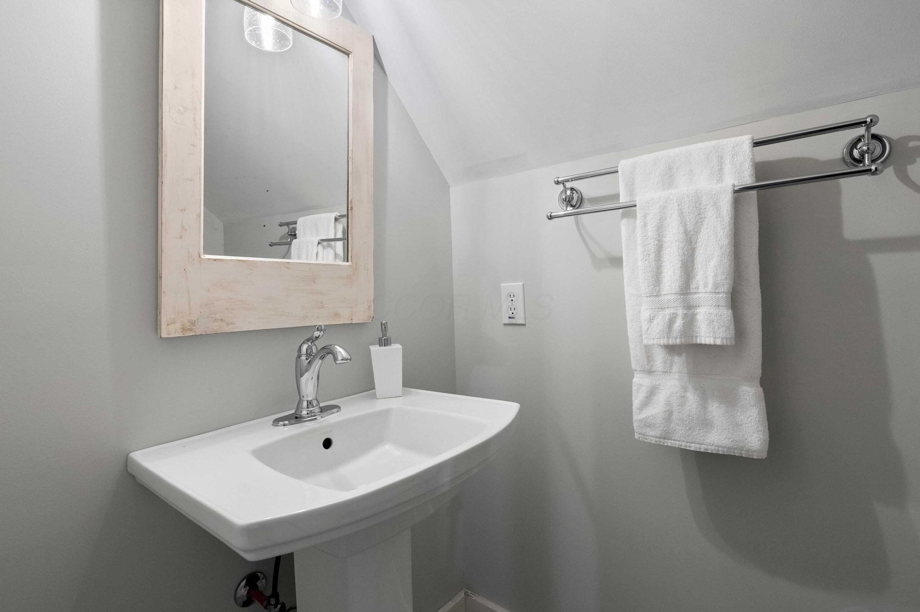 49 North St, Columbus OH 43085-4030 exterior