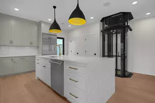 1081 W 3rd Ave, Columbus, OH 43212 - Photo 17