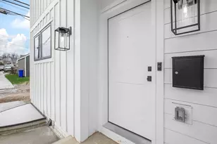 1081 W 3rd Ave, Columbus, OH 43212 - Photo 3