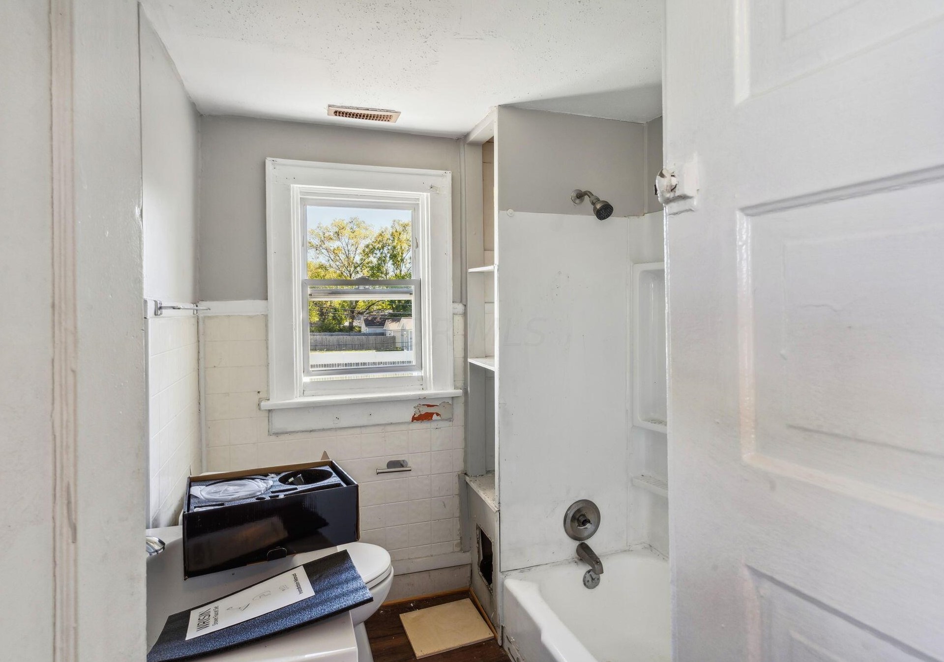 1058 Heyl Ave, Columbus OH 43206-2983 exterior