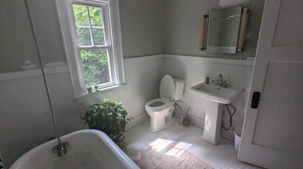 1343 5th St, Columbus OH 43201-2564 exterior