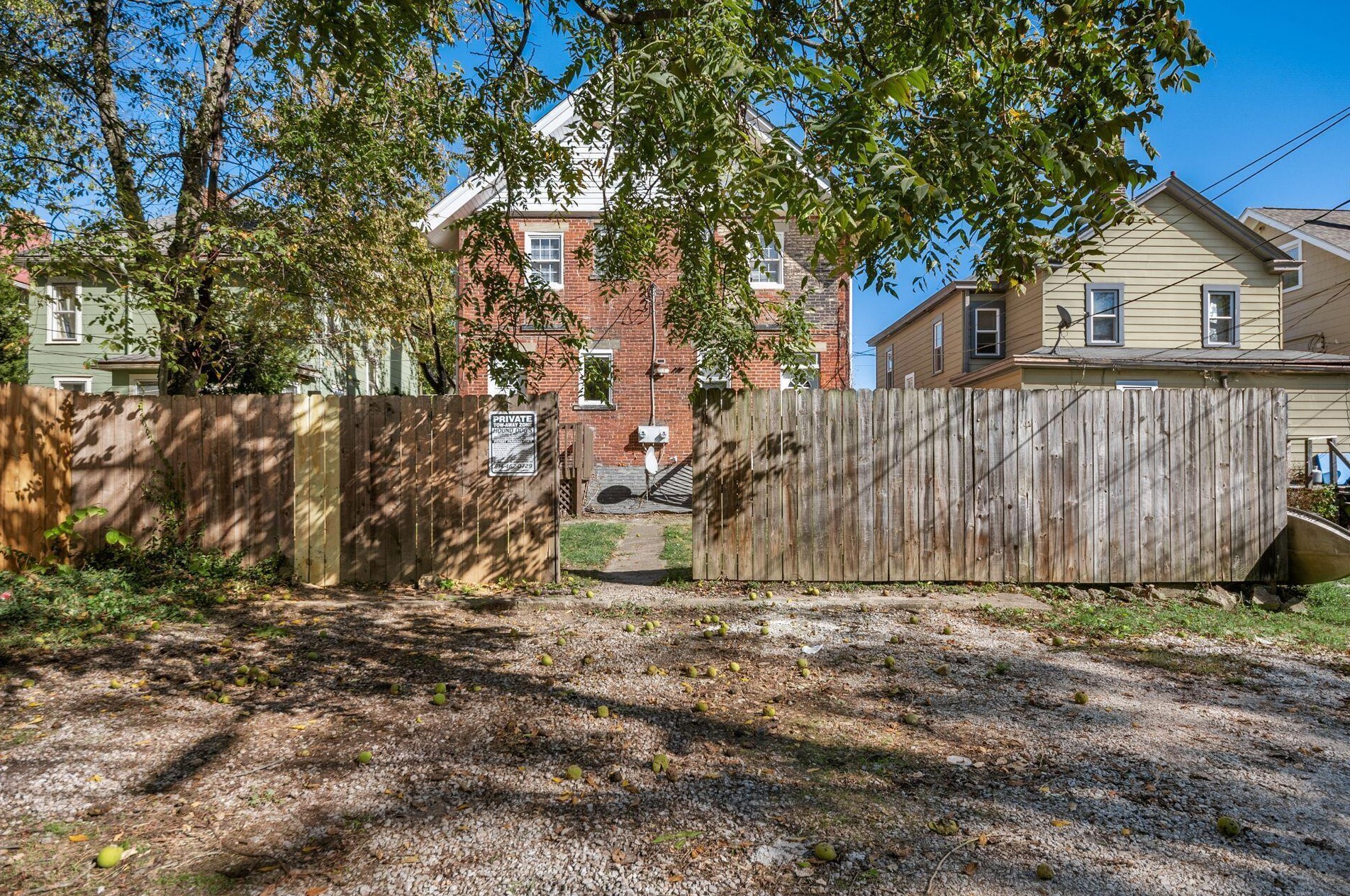 2243 Smt St, Columbus OH 43201-2106 exterior