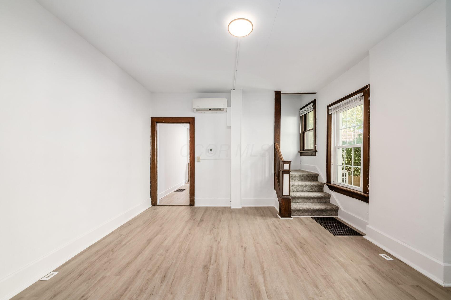 2243 Smt St, Columbus OH 43201-2106 exterior