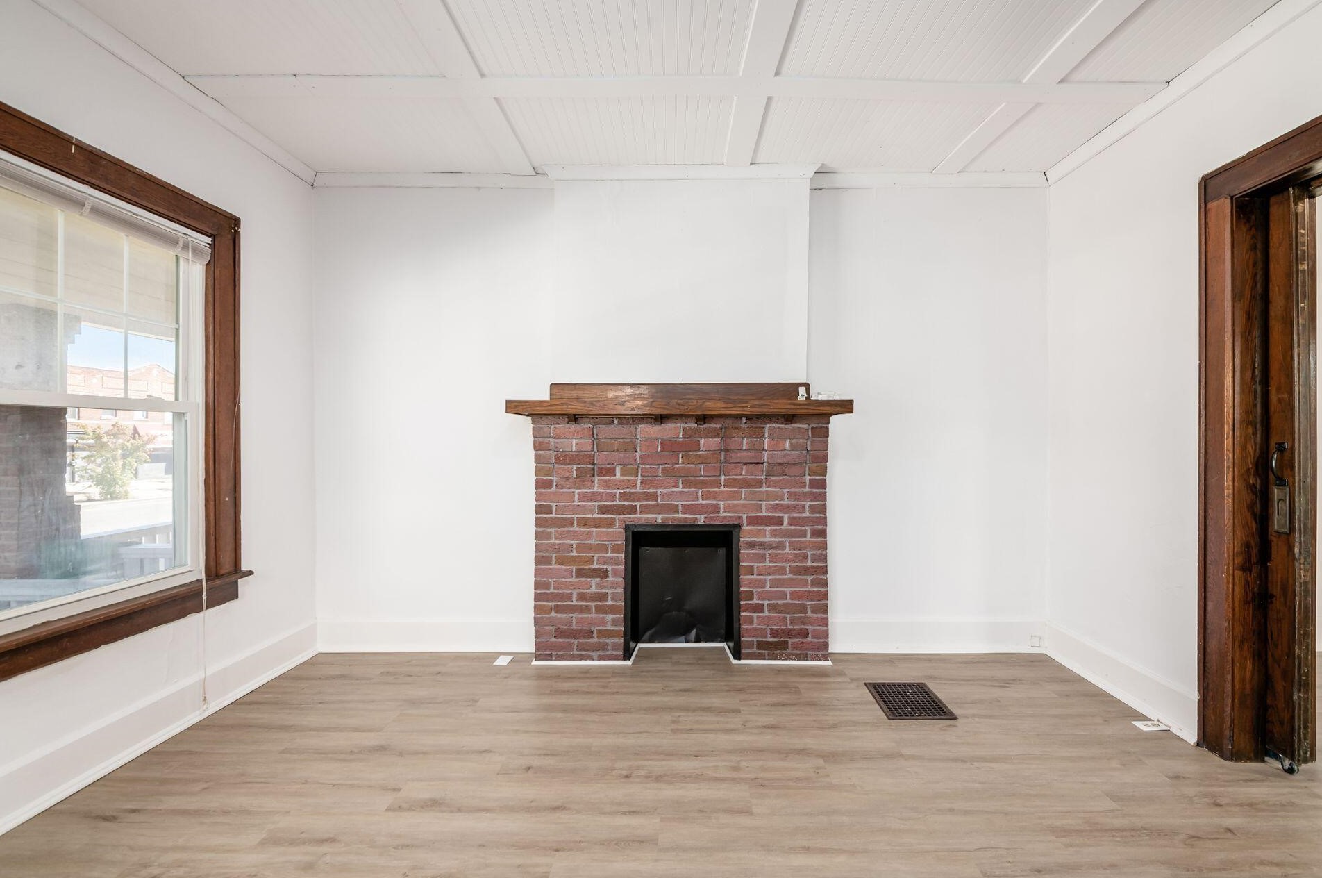 2243 Smt St, Columbus OH 43201-2106 exterior