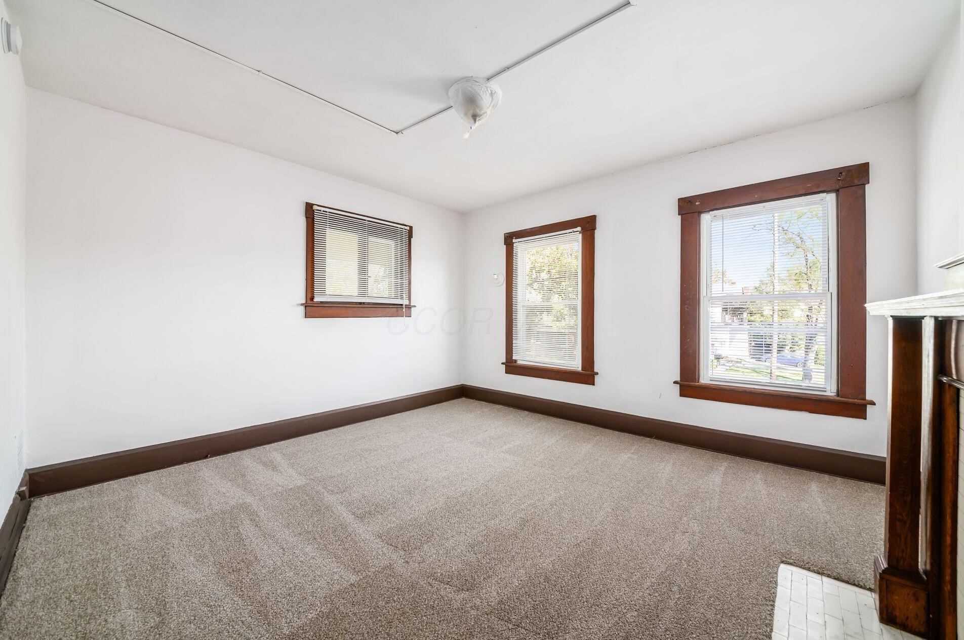 2243 Smt St, Columbus OH 43201-2106 exterior