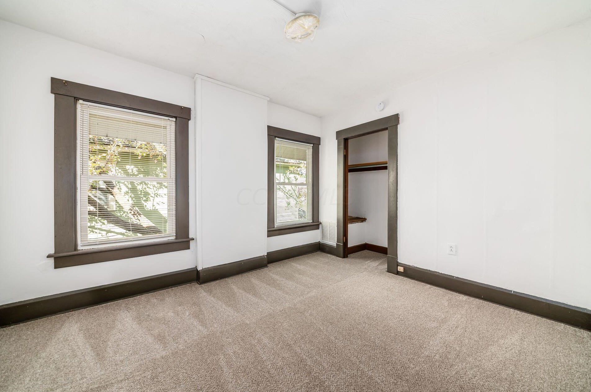 2243 Smt St, Columbus OH 43201-2106 exterior