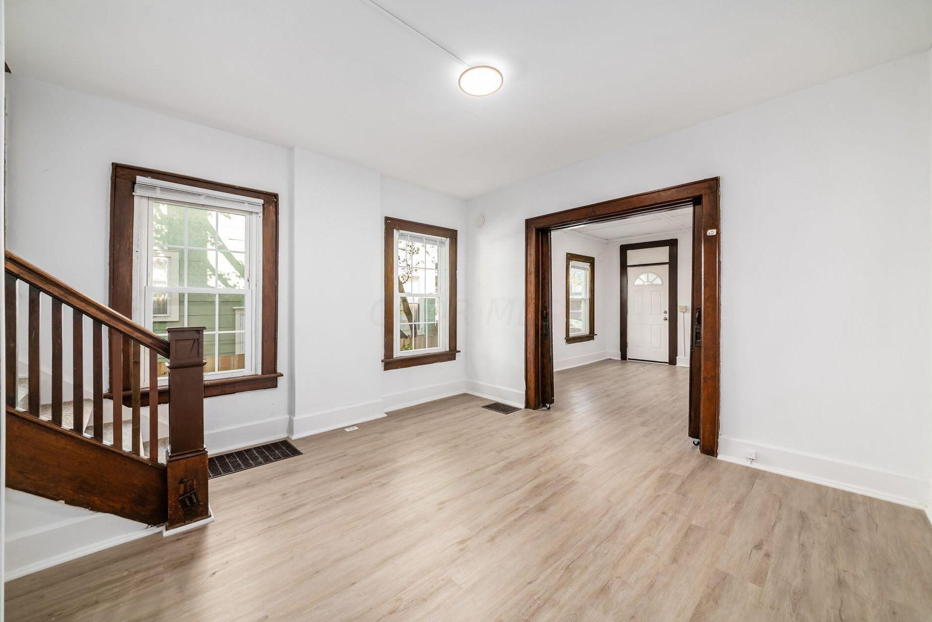 2243 Smt St, Columbus OH 43201-2106 exterior