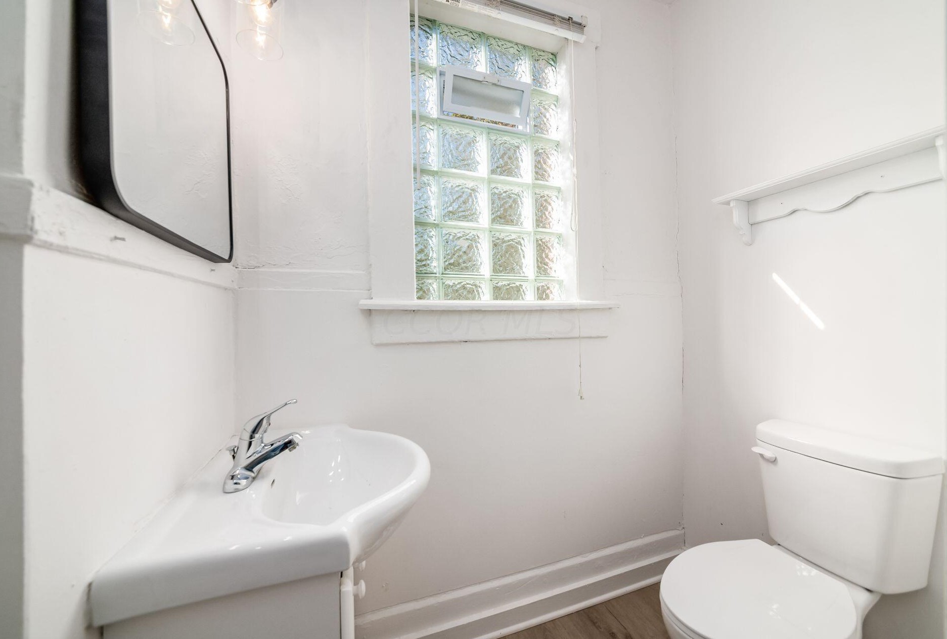 2243 Smt St, Columbus OH 43201-2106 exterior