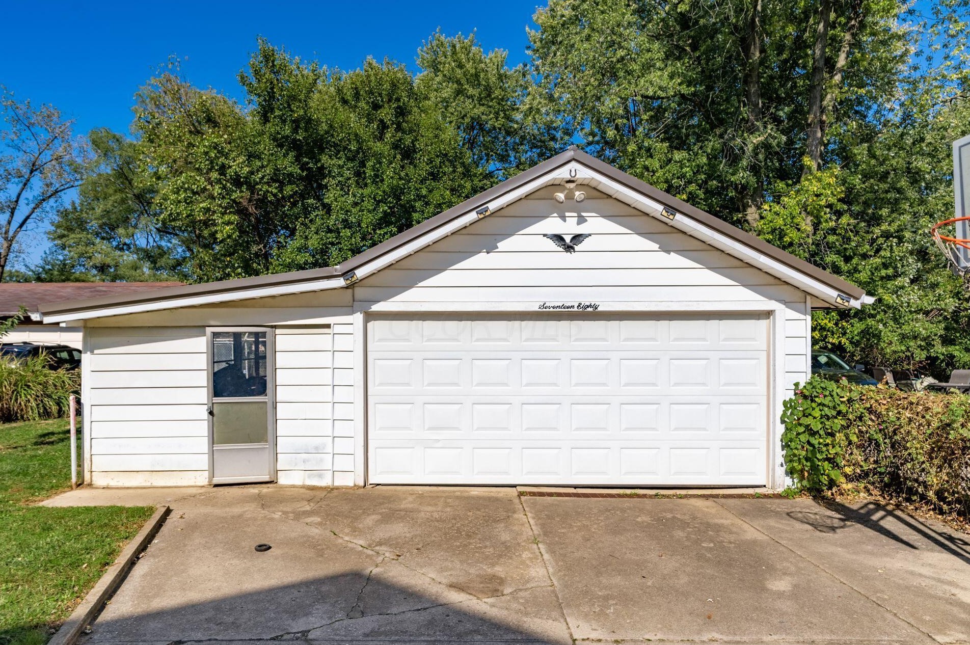 1780 Cooke Rd, Columbus OH 43214-3169 exterior