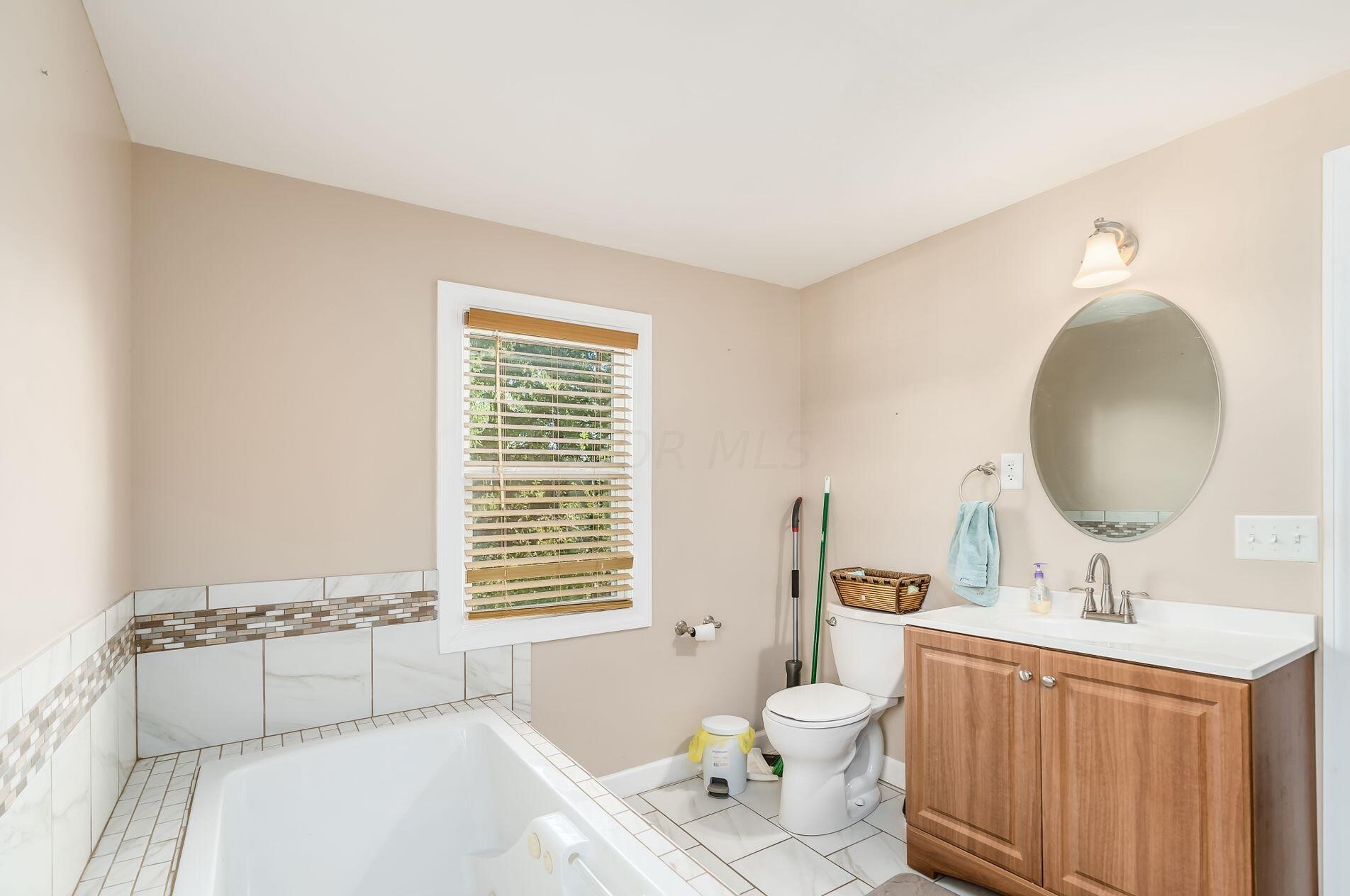 1780 Cooke Rd, Columbus OH 43214-3169 exterior