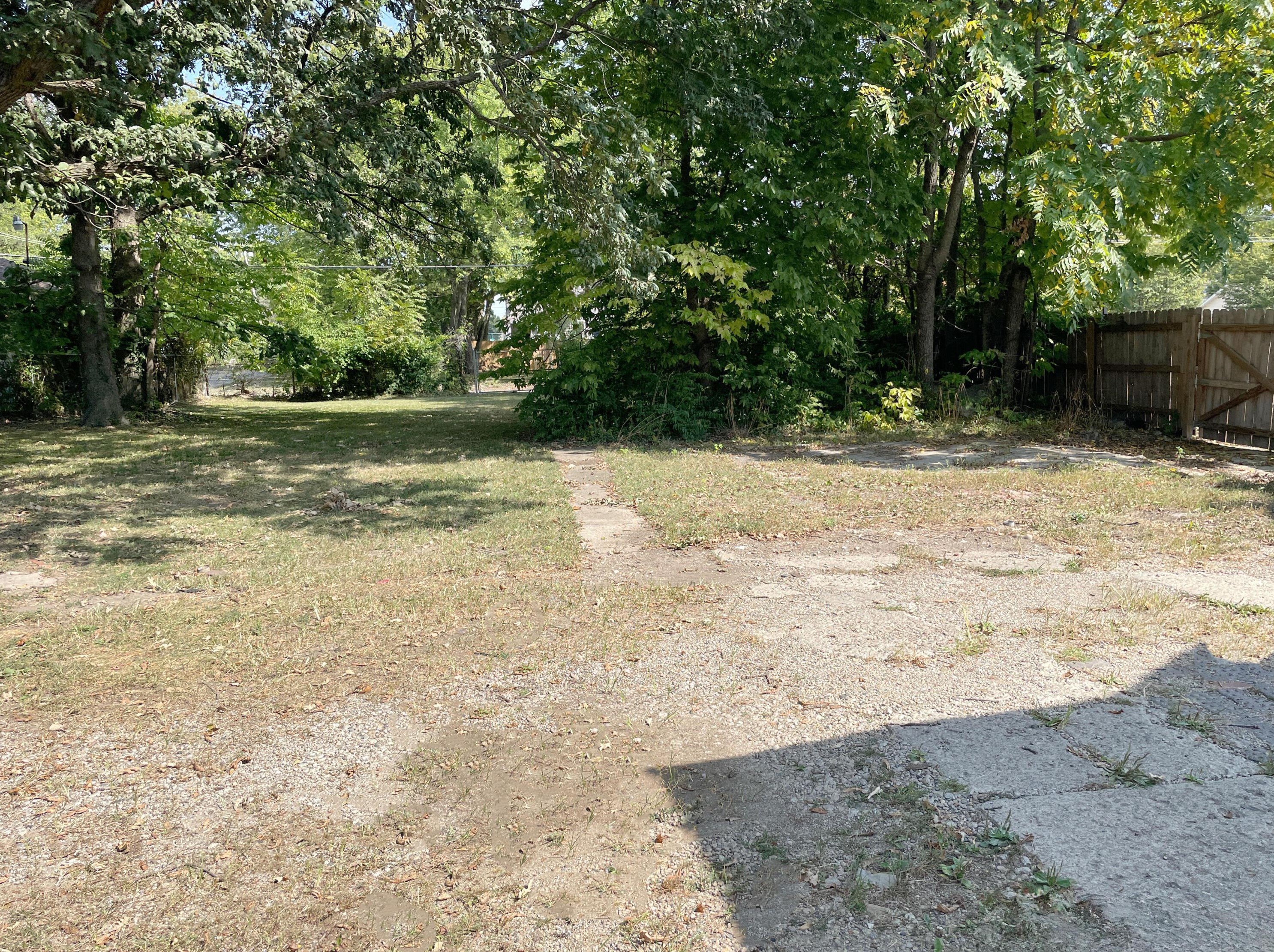 1390 Livingston Ave, Columbus OH 43209-2945 exterior