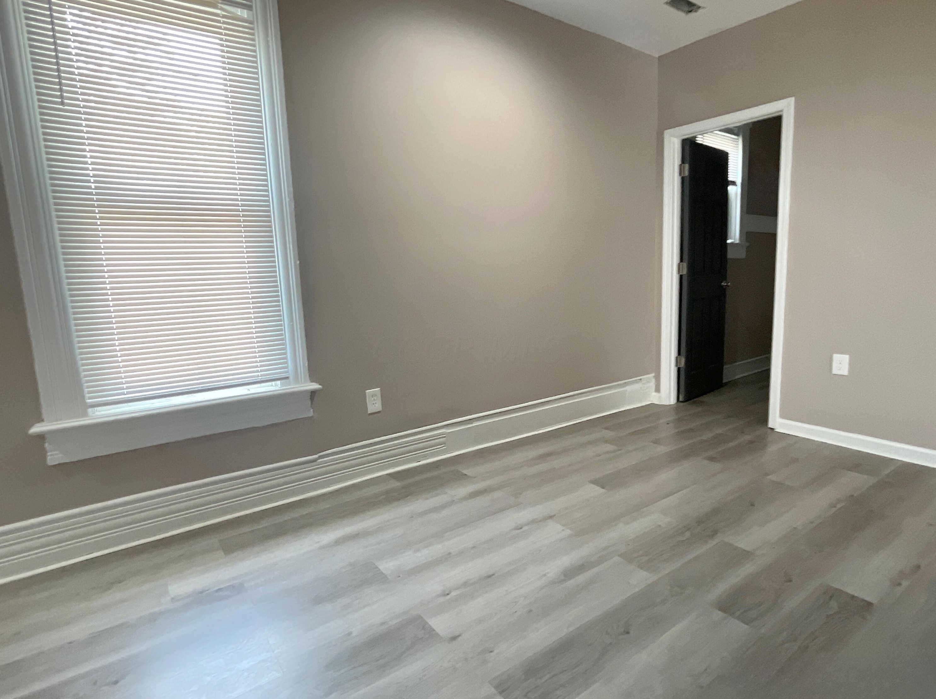 1390 Livingston Ave, Columbus OH 43209-2945 exterior