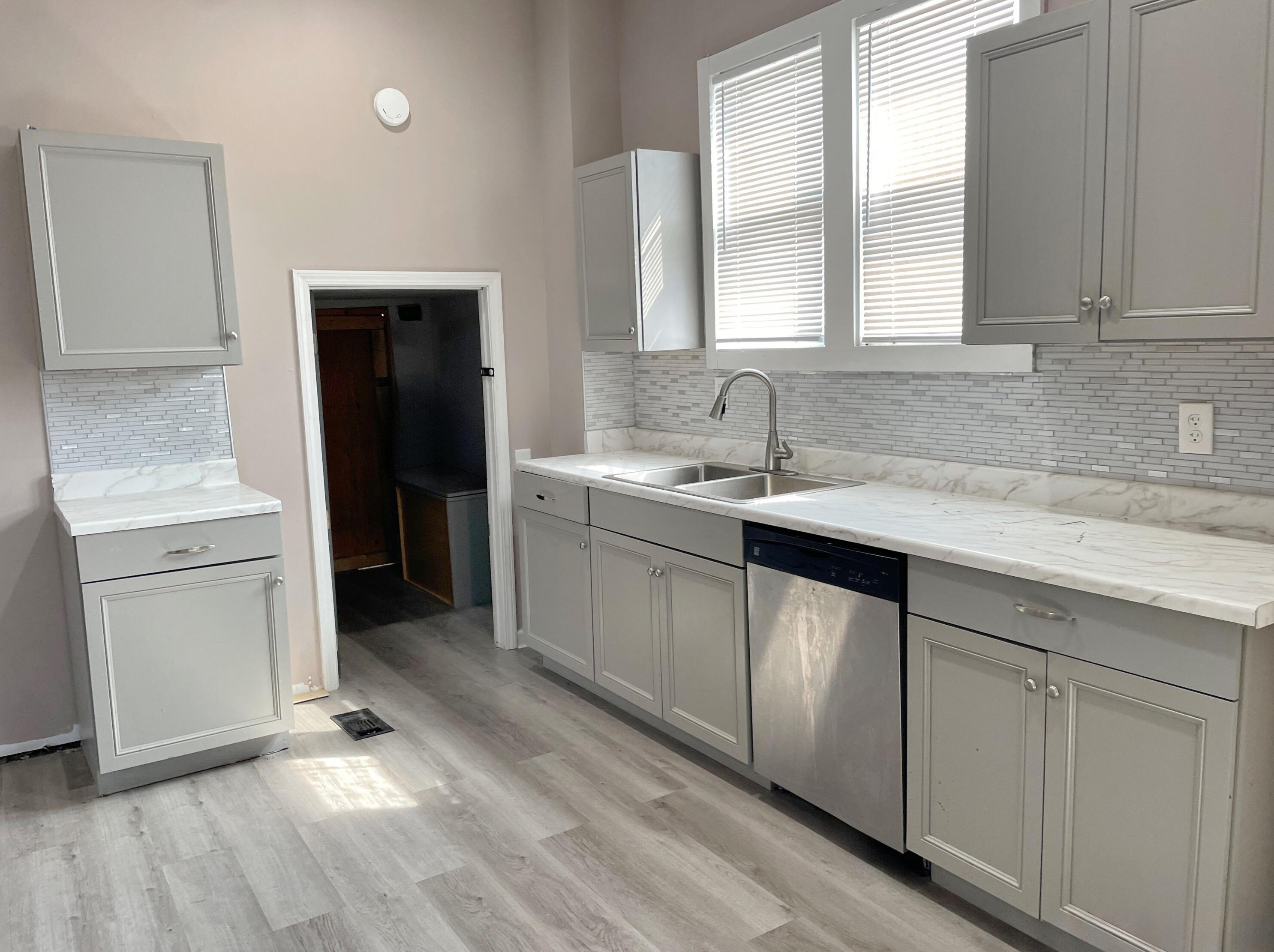 1390 Livingston Ave, Columbus OH 43209-2945 exterior