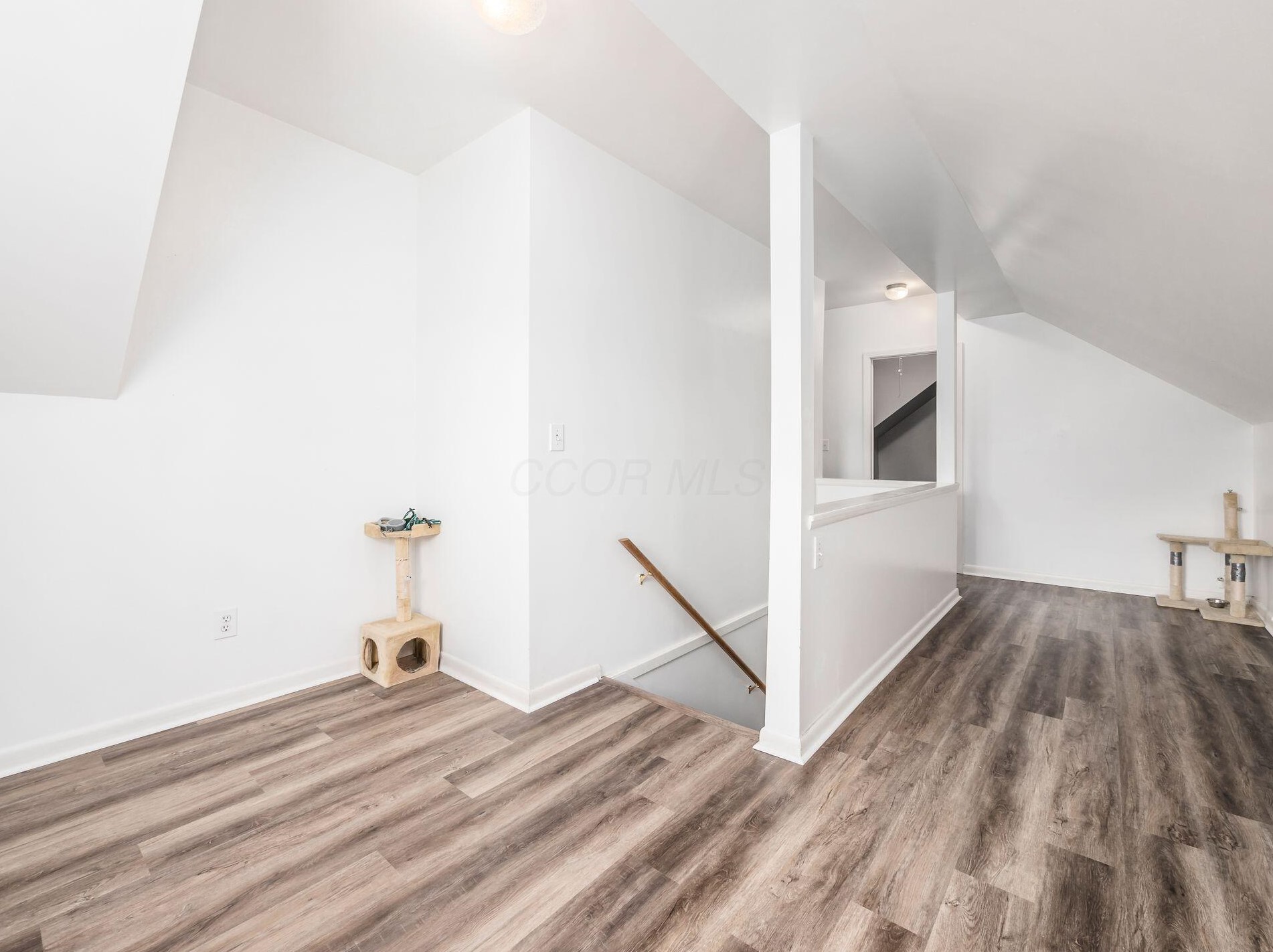 1915 Zollinger Rd, Columbus OH 43221-2914 exterior