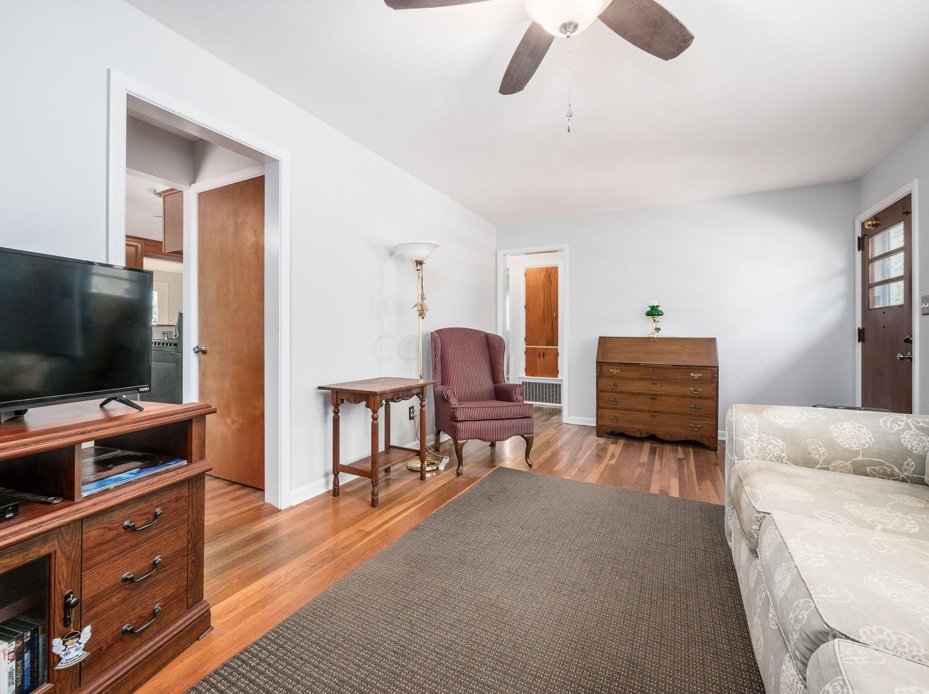 1915 Zollinger Rd, Columbus OH 43221-2914 exterior