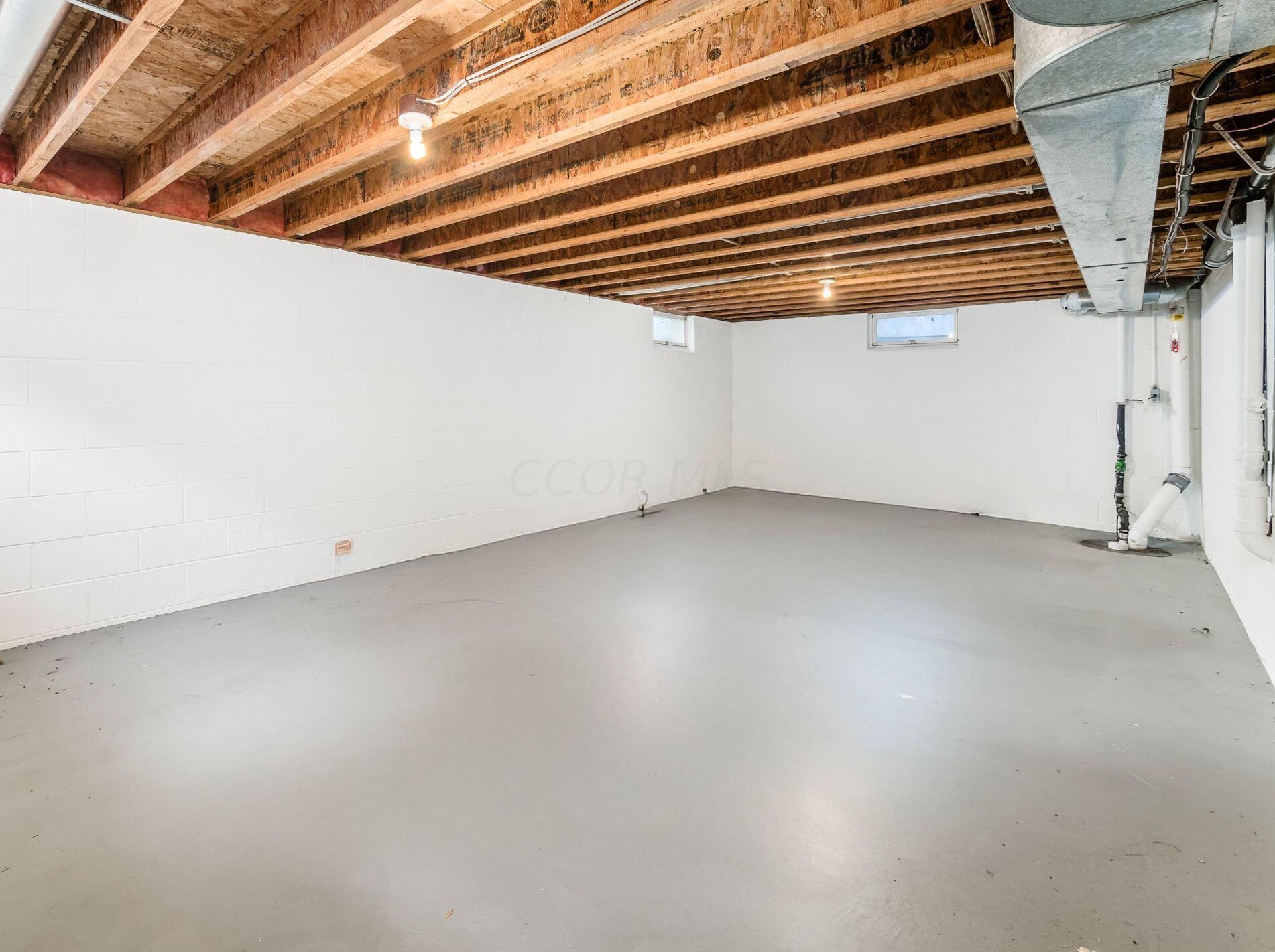 1915 Zollinger Rd, Columbus OH 43221-2914 exterior