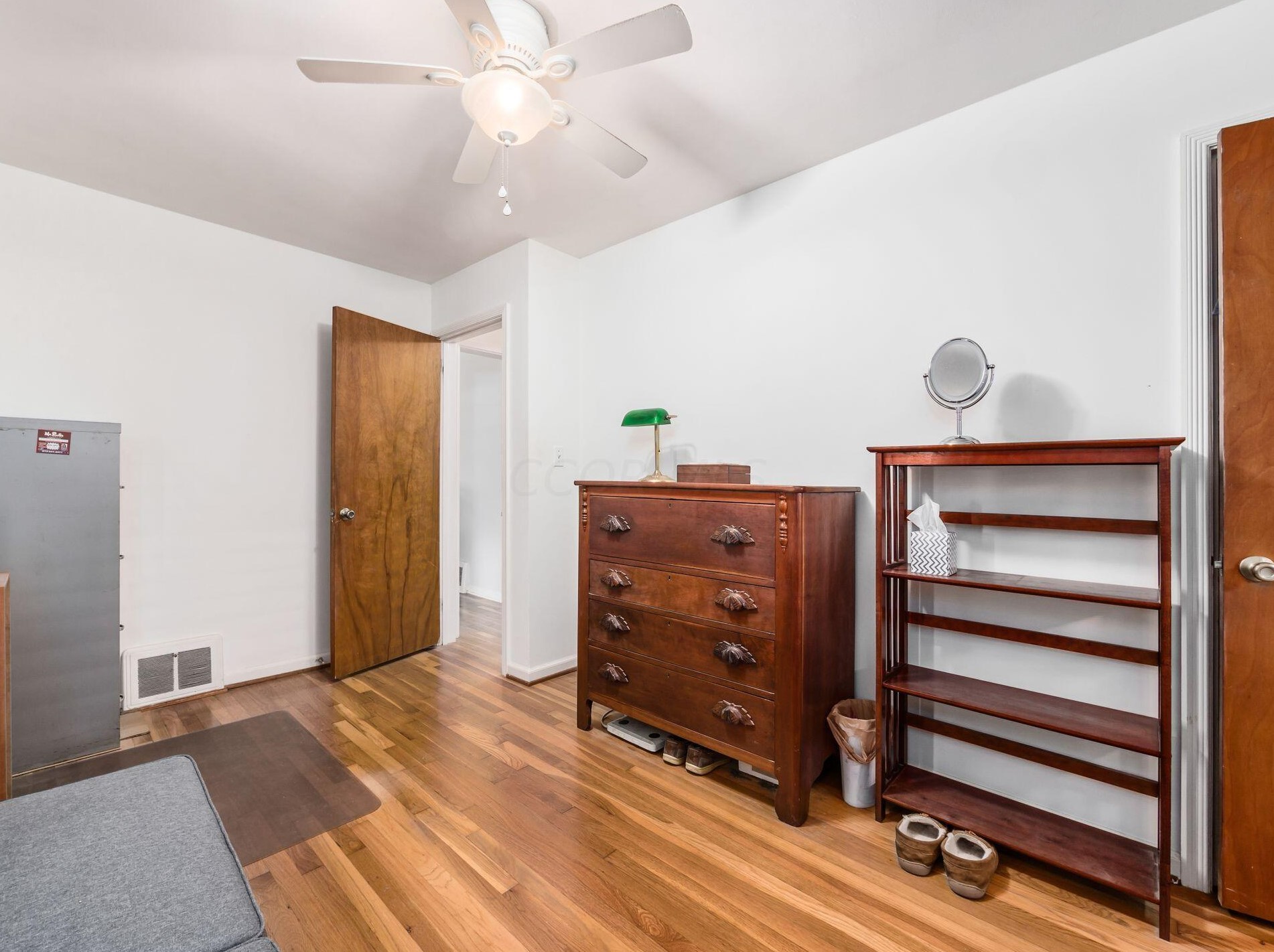 1915 Zollinger Rd, Columbus OH 43221-2914 exterior